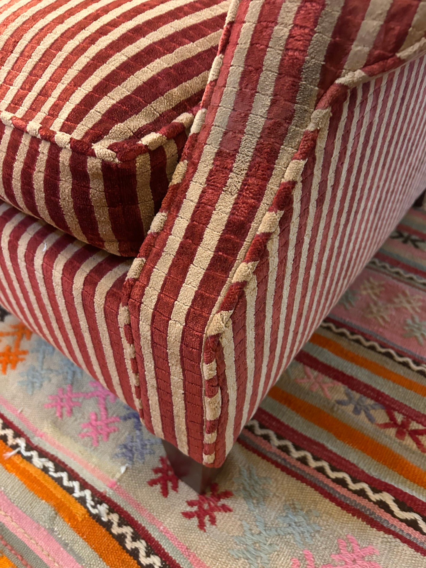 ARM CHAIR
