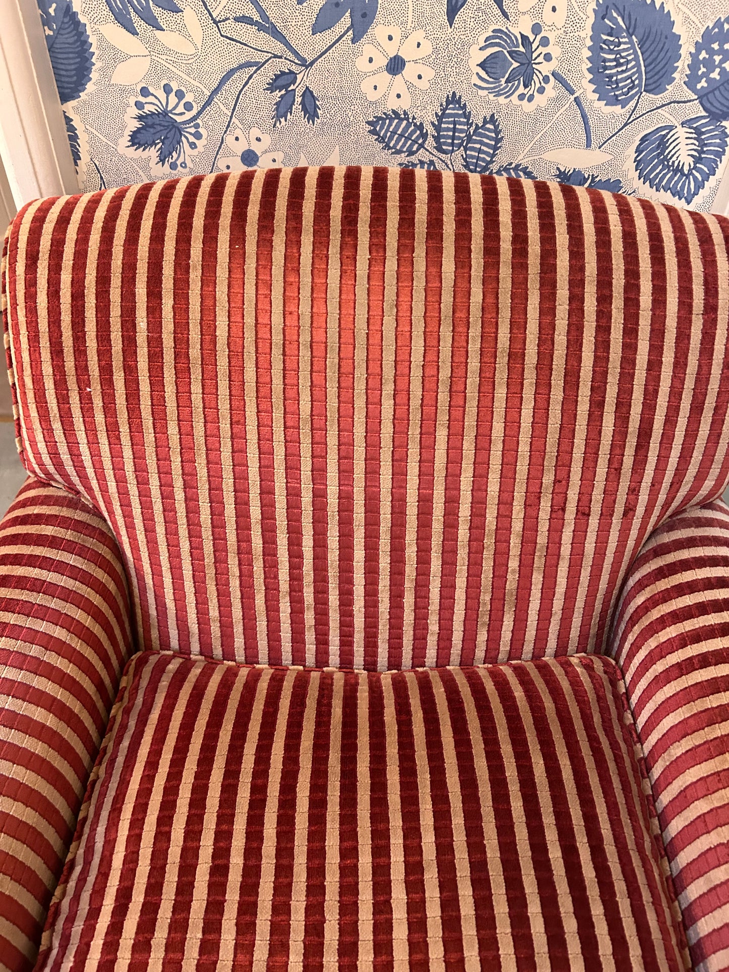 ARM CHAIR