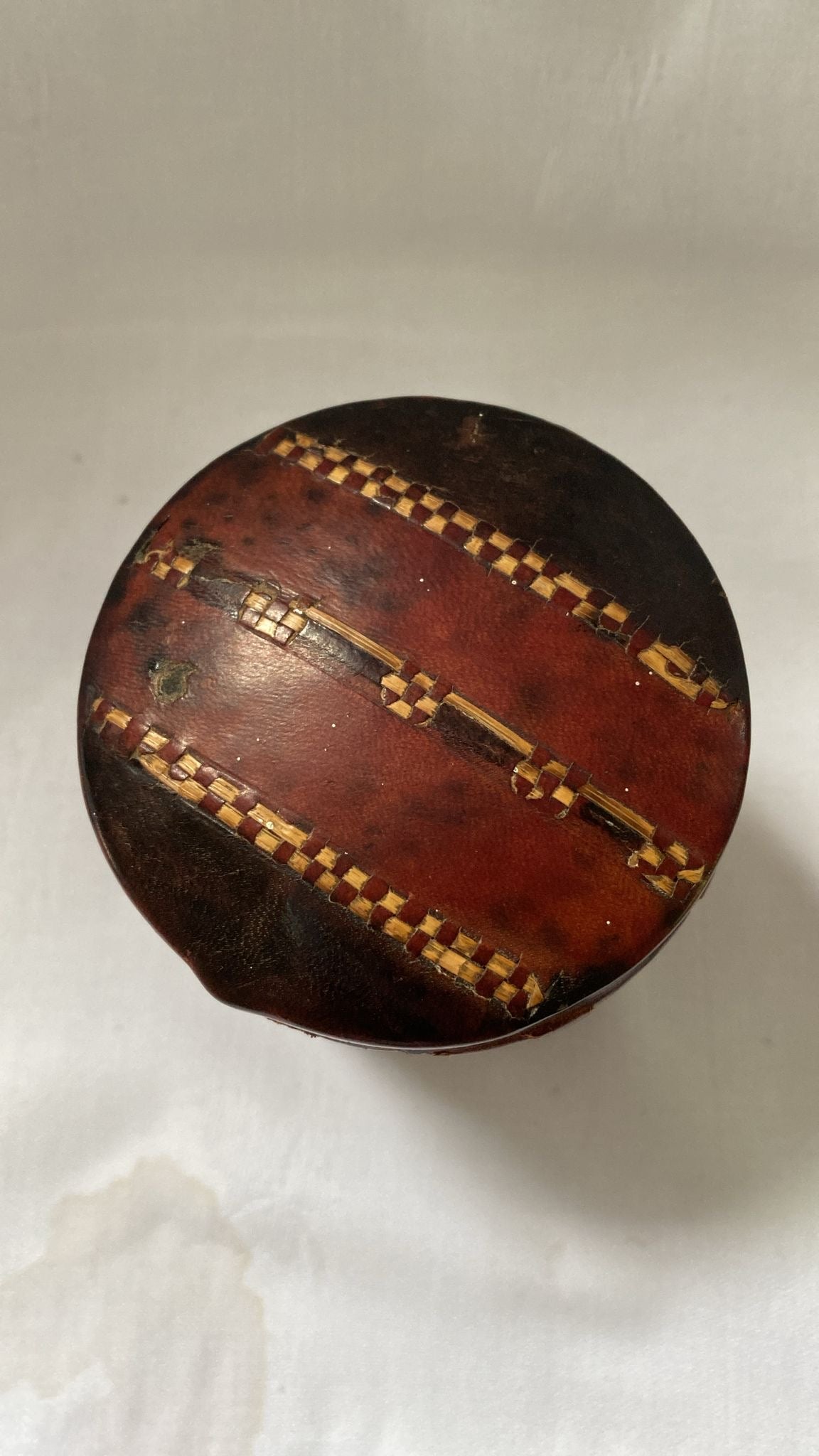 ANTIQUE POT