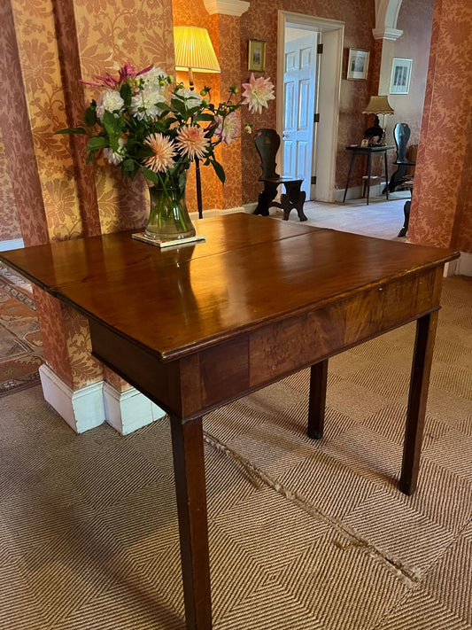 ANTIQUE TABLE