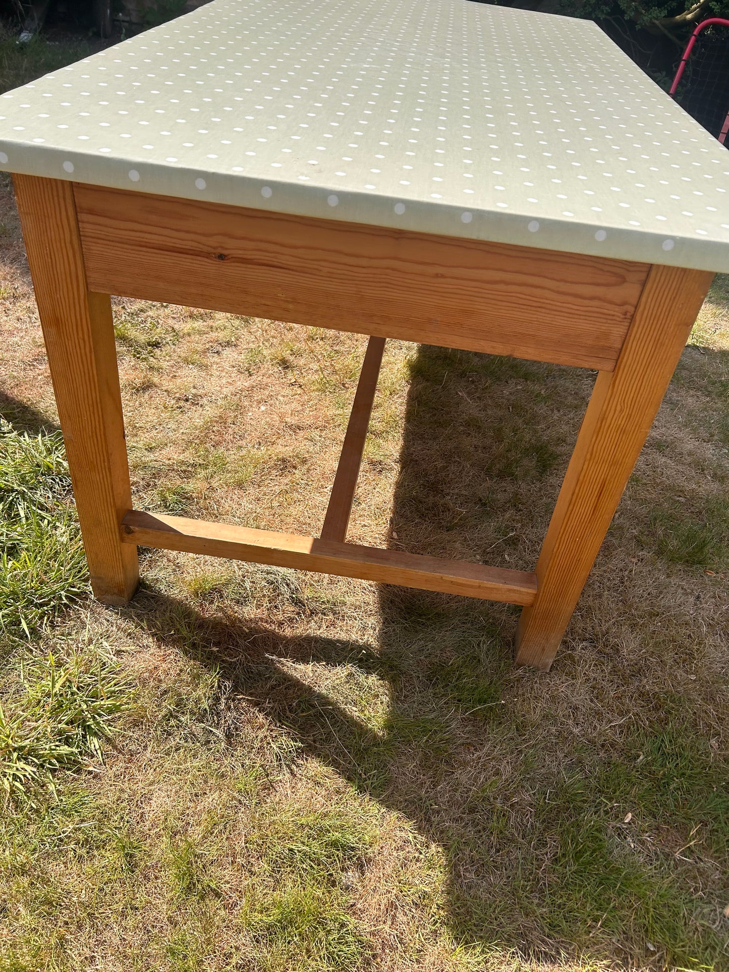 PERFECT KITCHEN TABLE