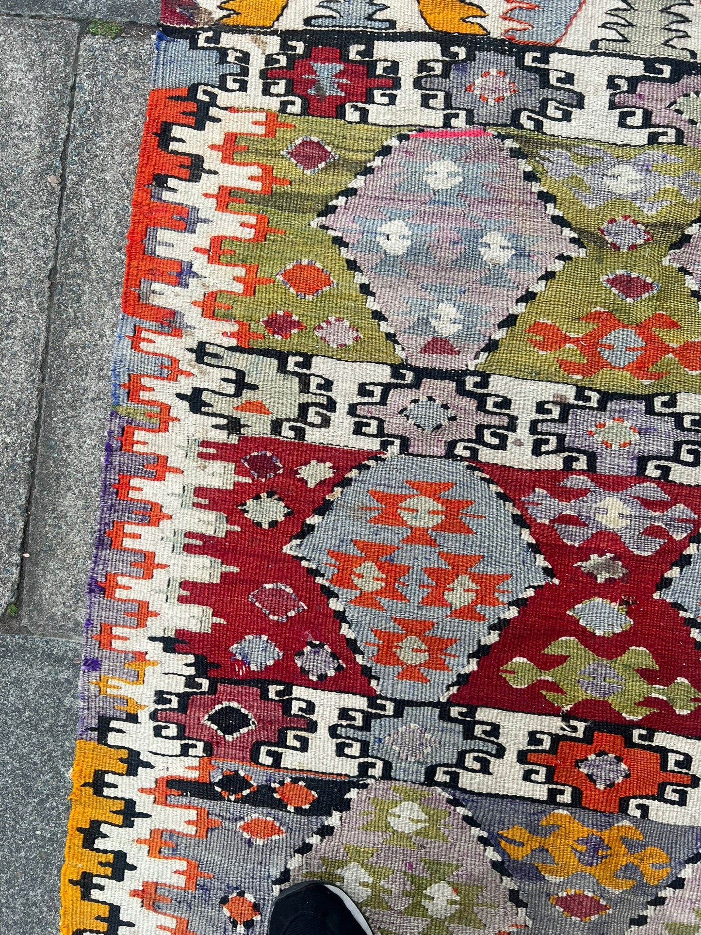 ANTIQUE KILIM