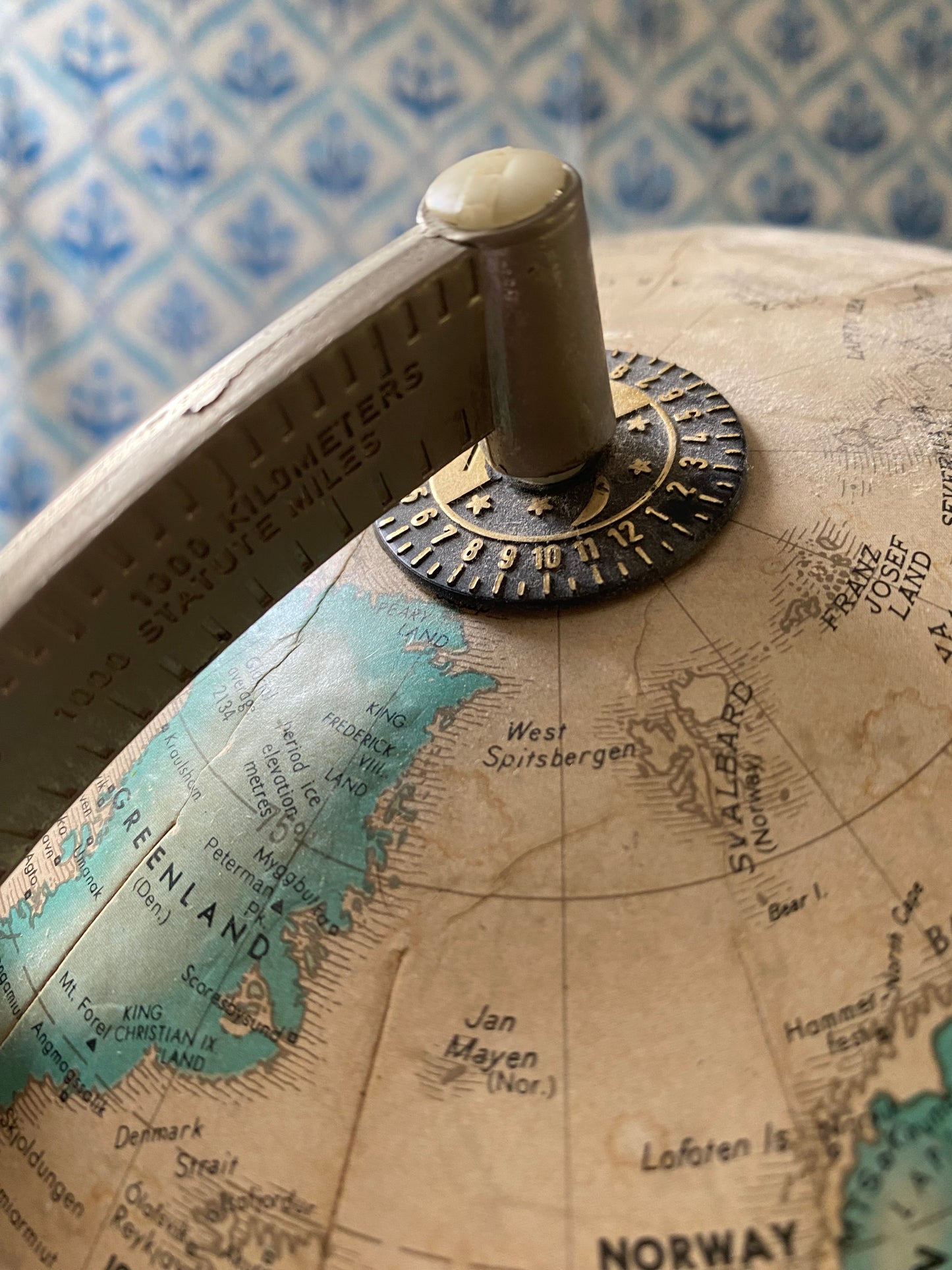 GLOBE COLLECTION