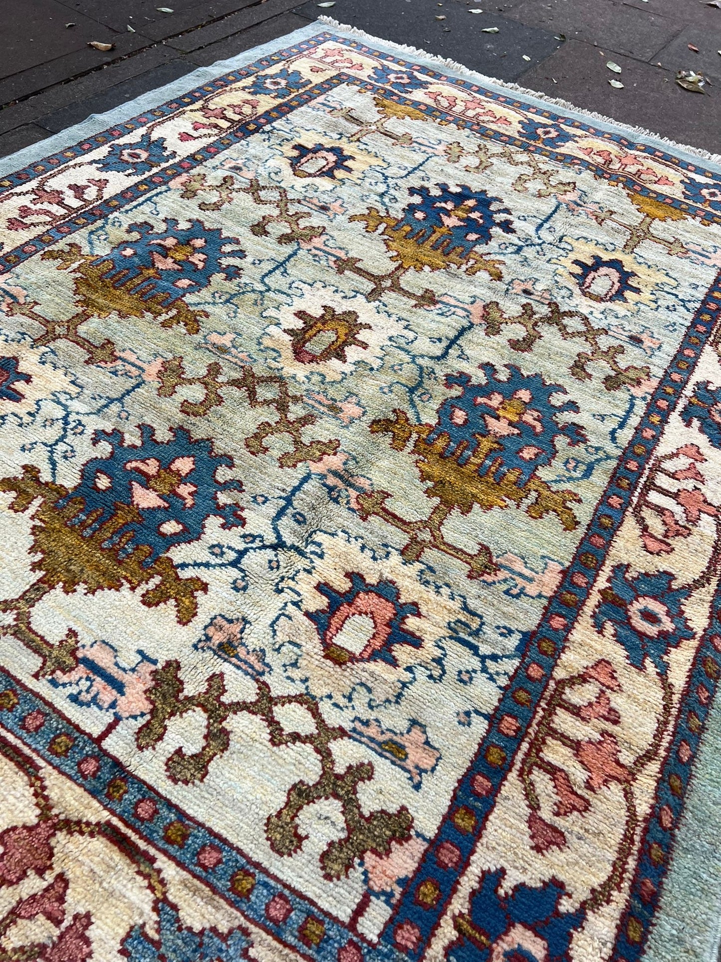 KNOTTED WOOL RUG