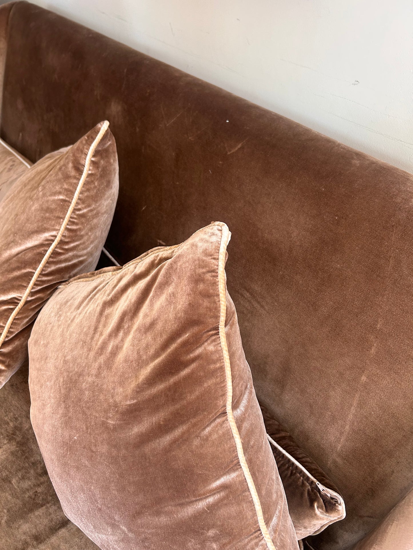 VELVET SOFA