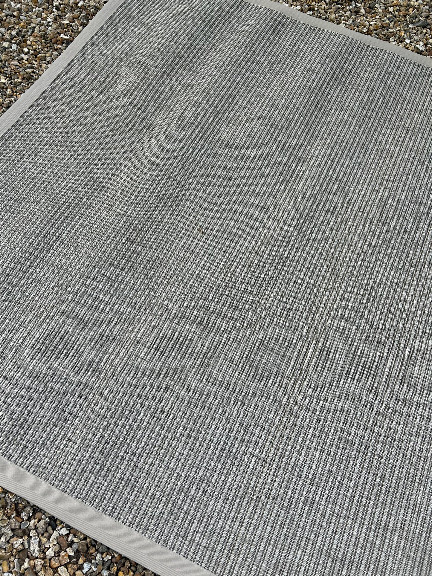 GREY RUG