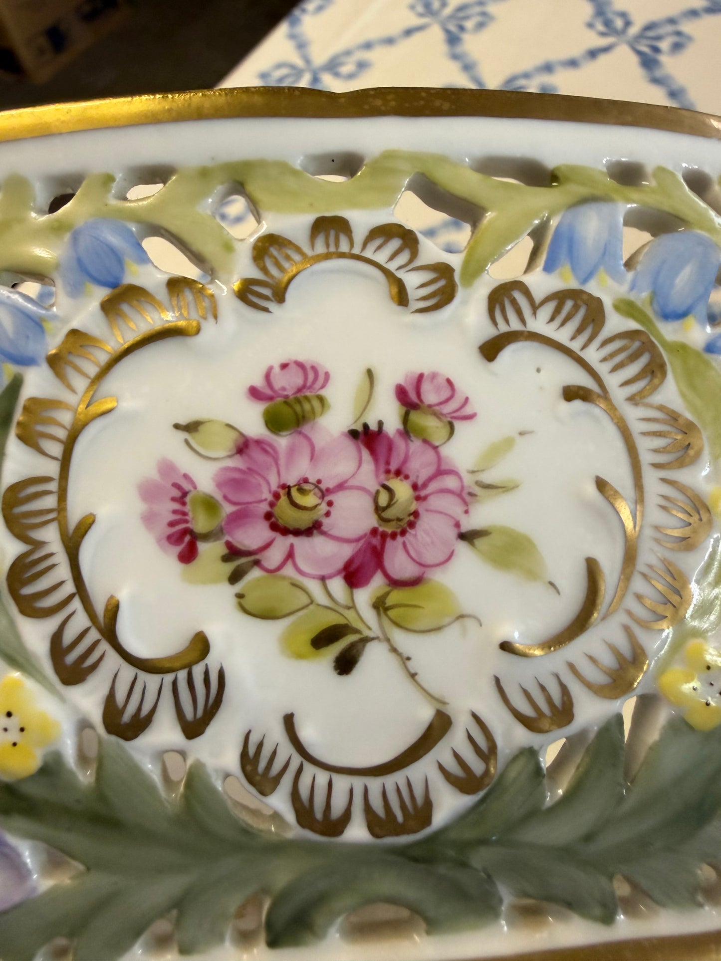 PRETTY BOWL