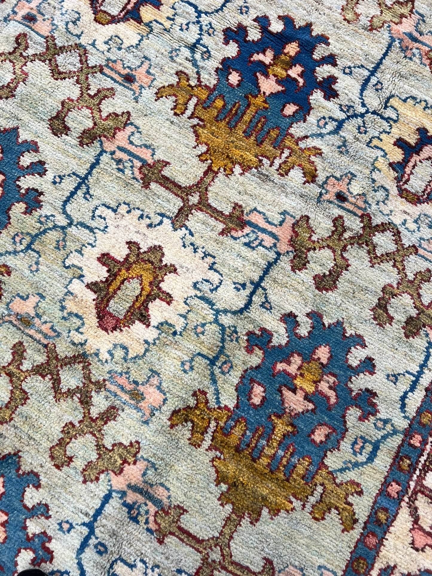 KNOTTED WOOL RUG