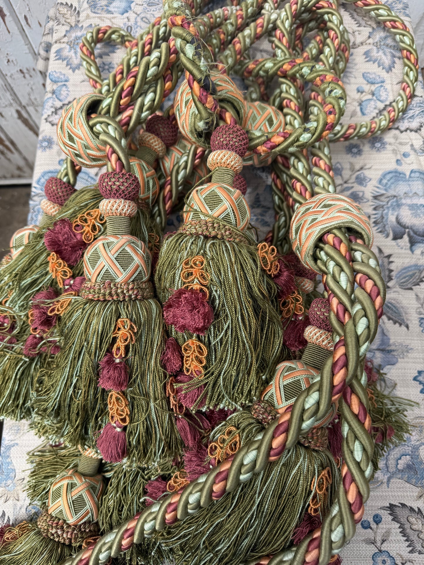 CURTAIN TIE BACKS