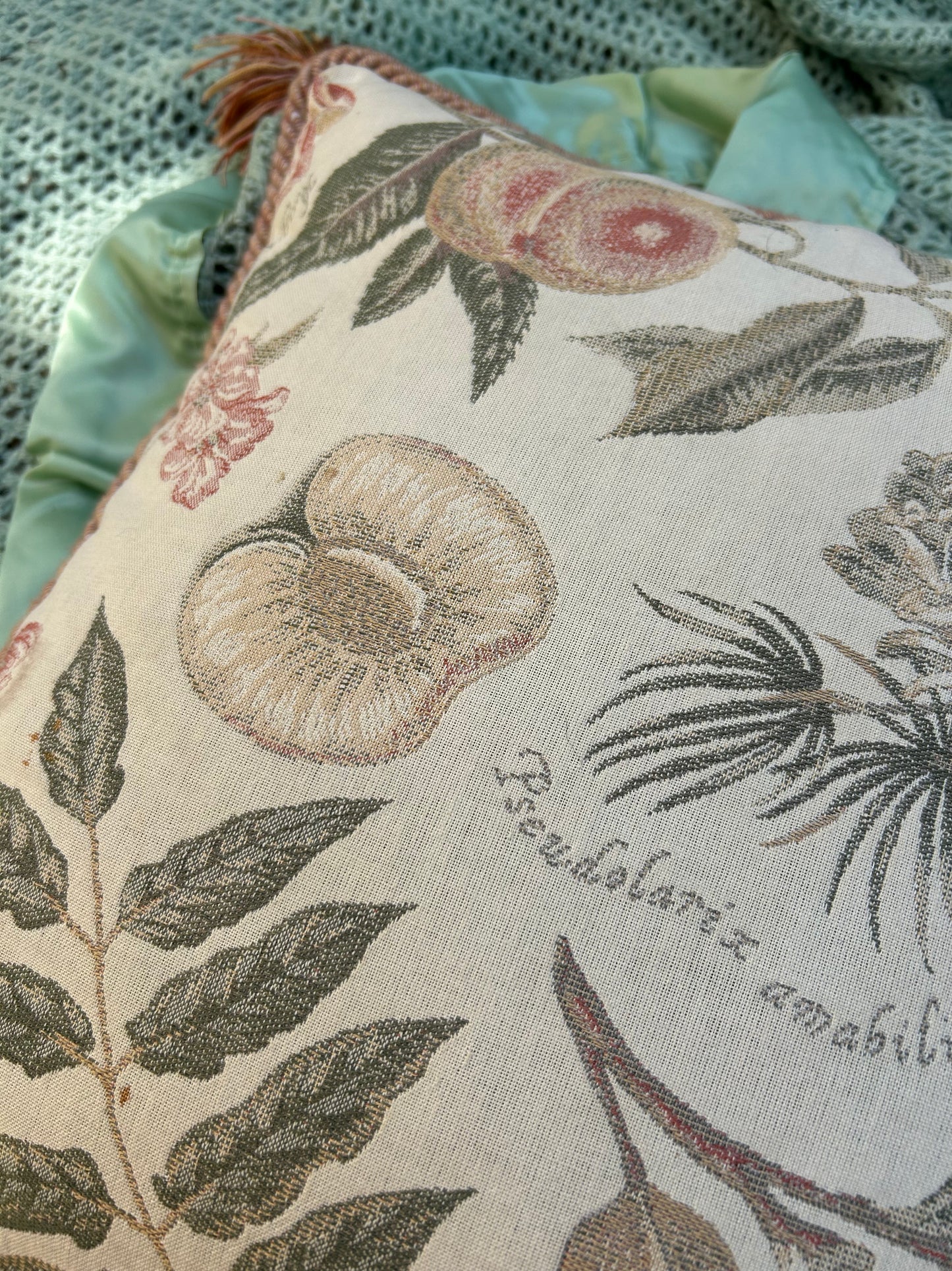 BOTANICAL CUSHION