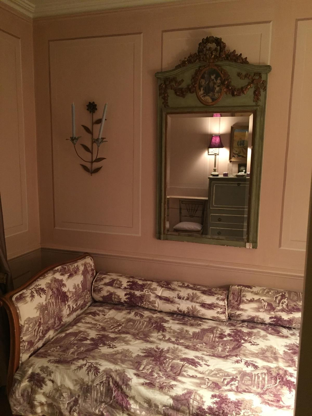 DAY BED