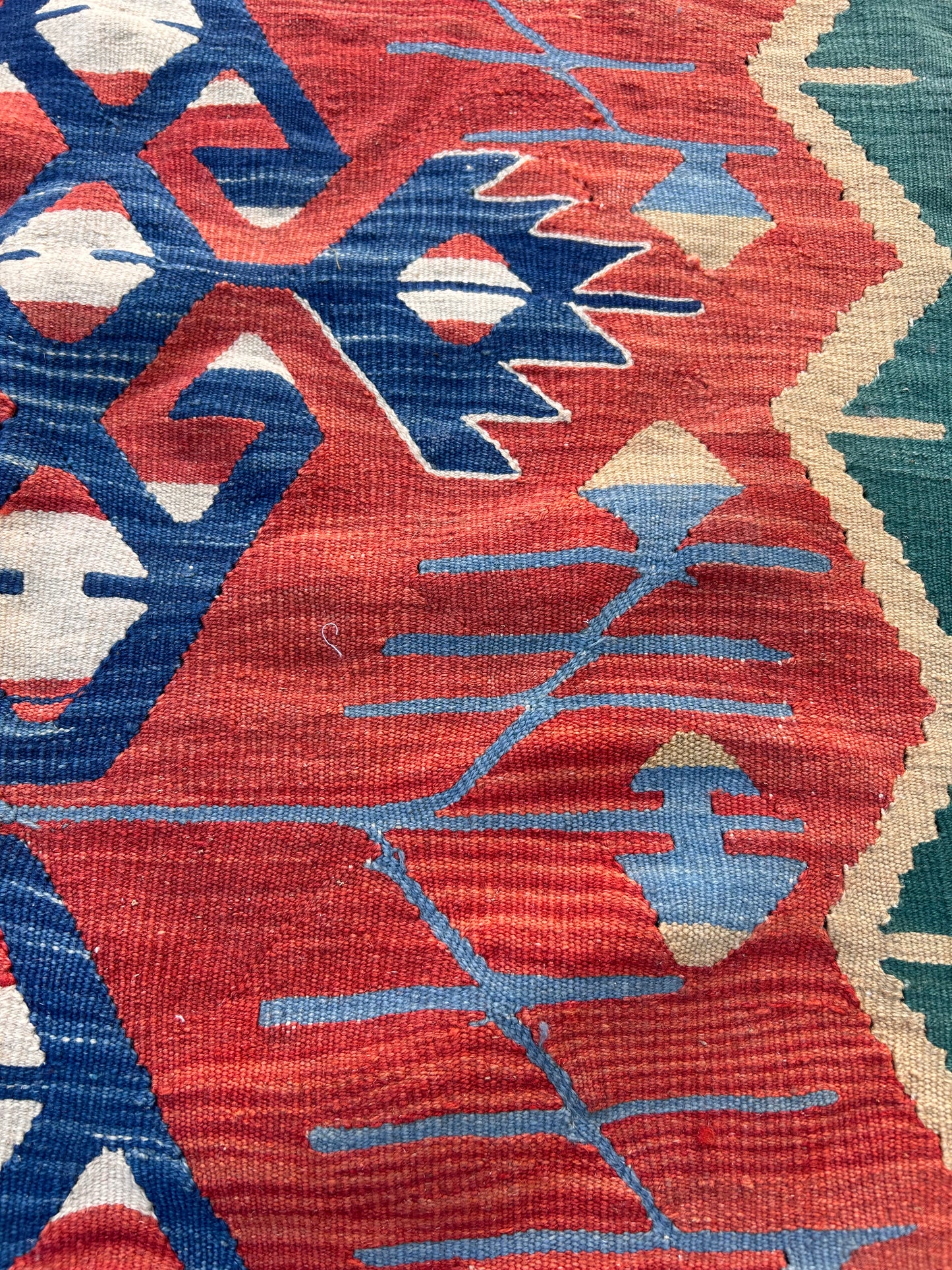 KILIM RUG