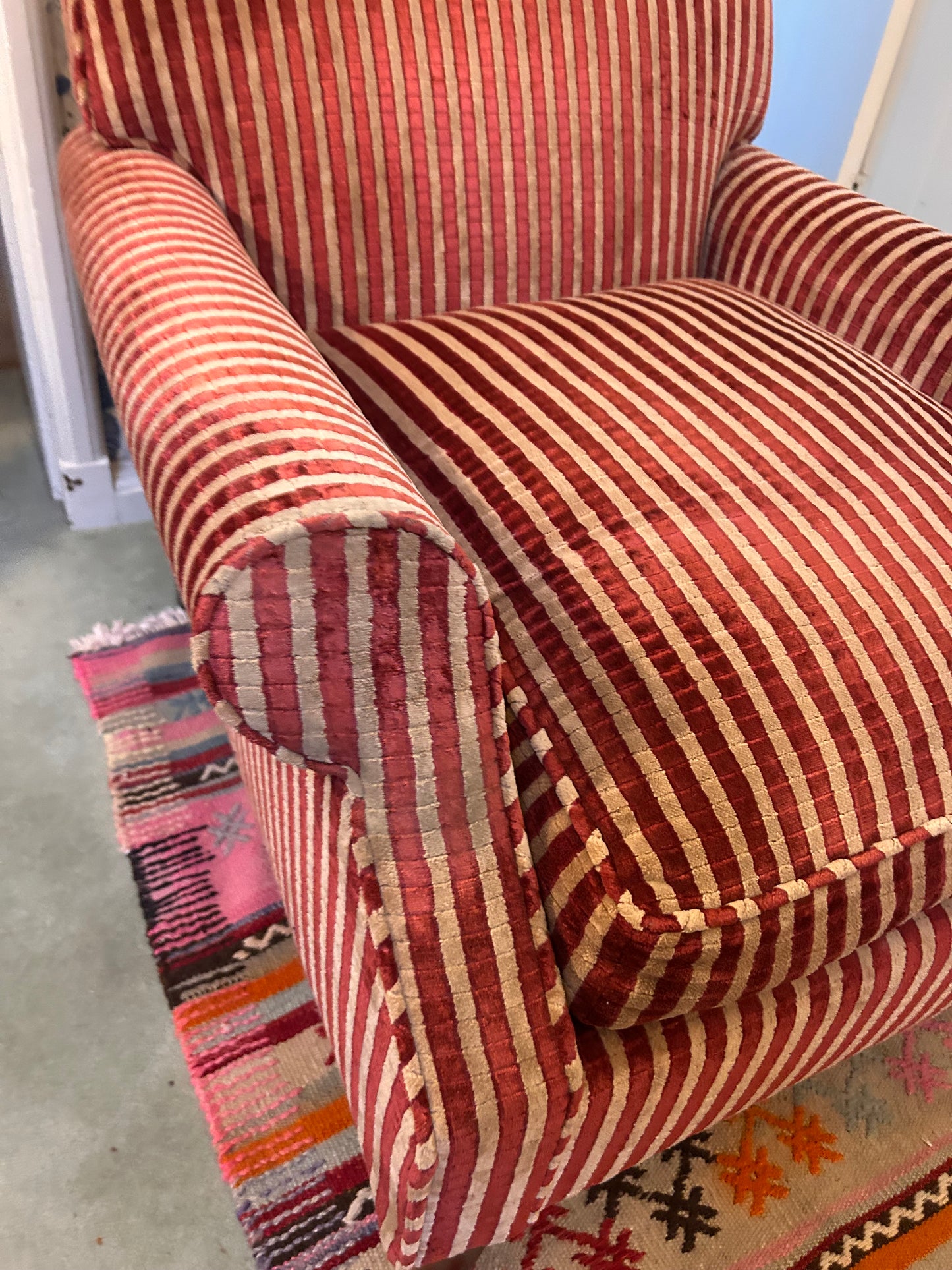 ARM CHAIR