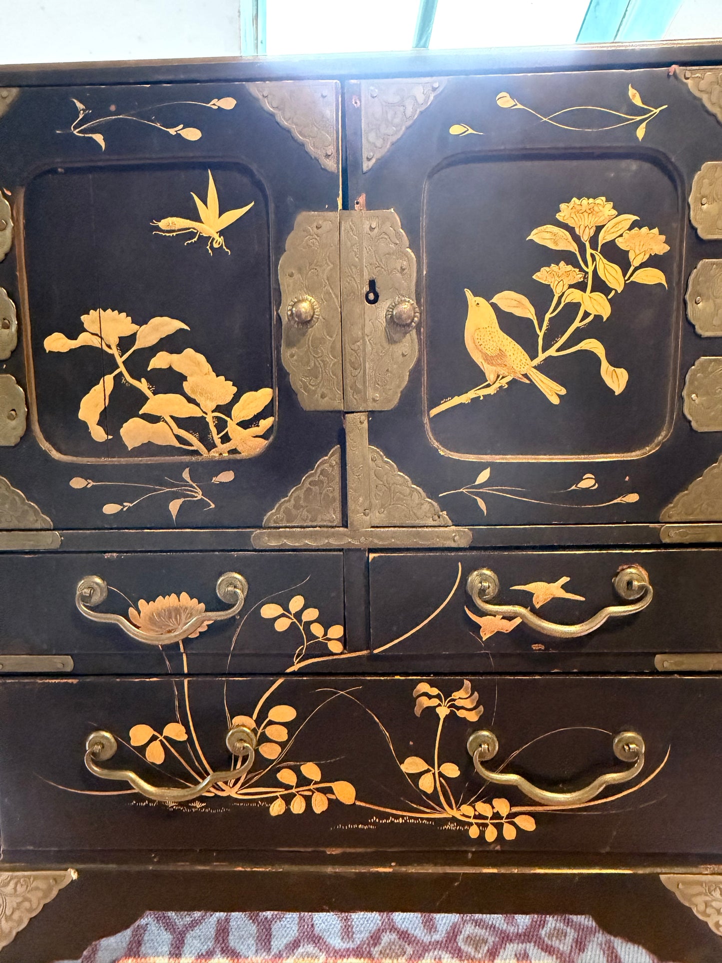 TABLE CABINET
