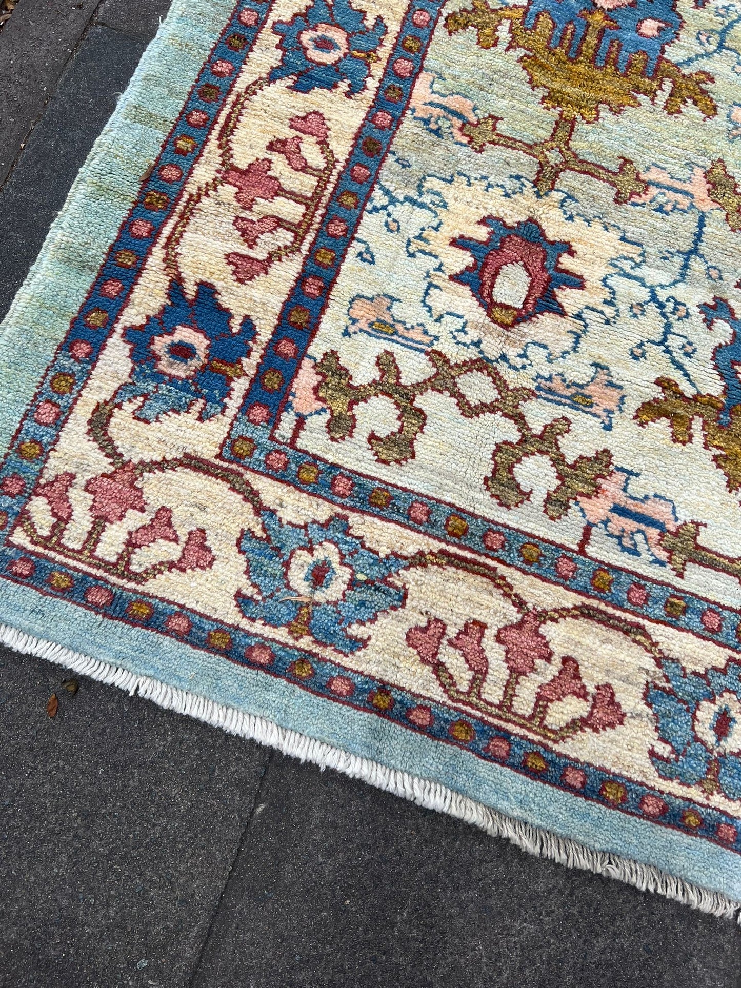 KNOTTED WOOL RUG