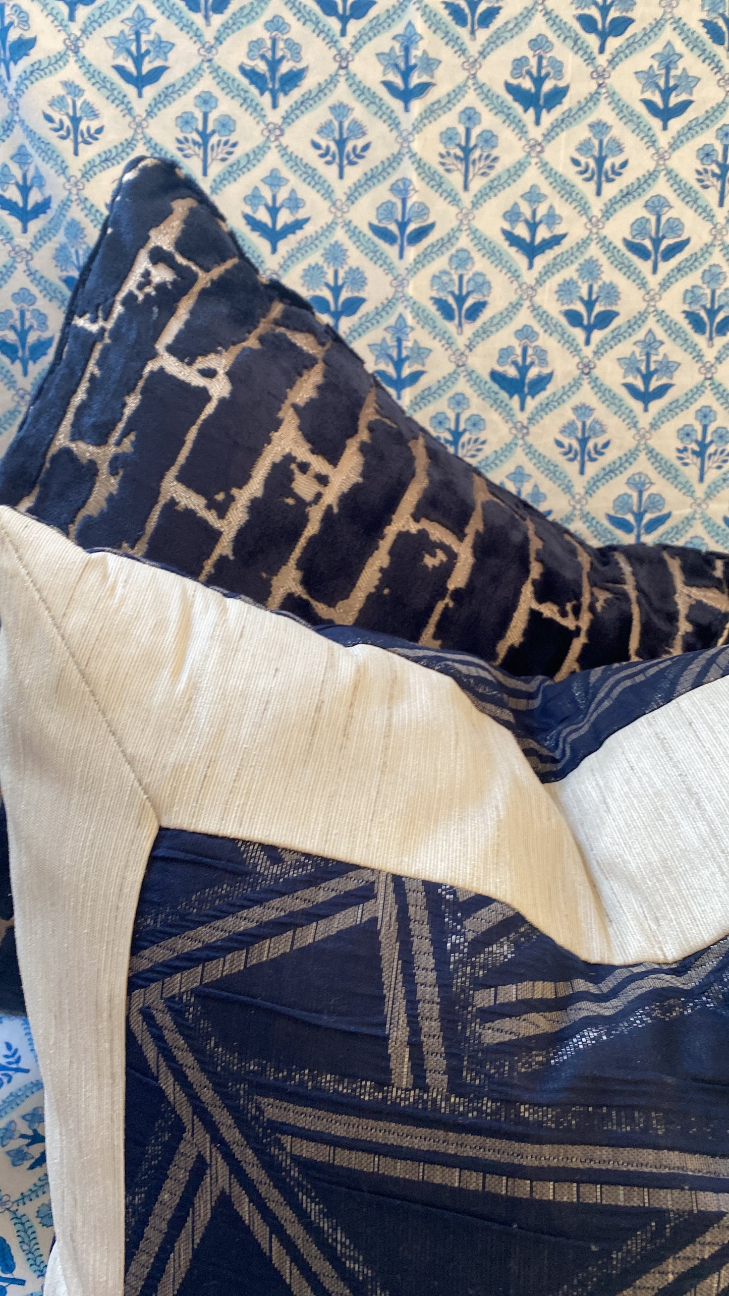 PAIR OF CUSHIONS