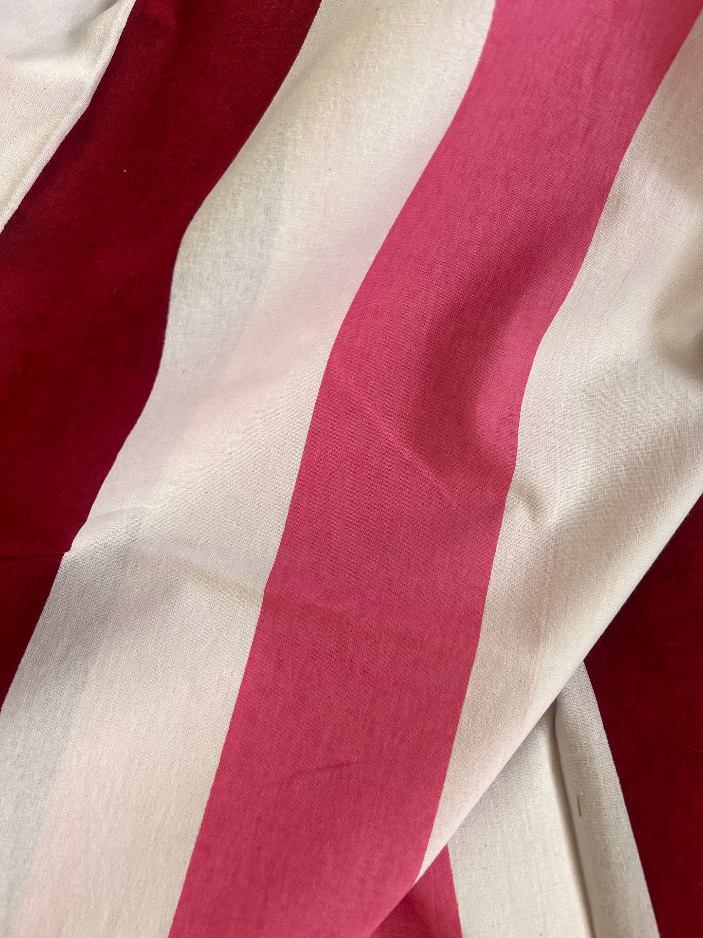 TABLECLOTH PINK & RED