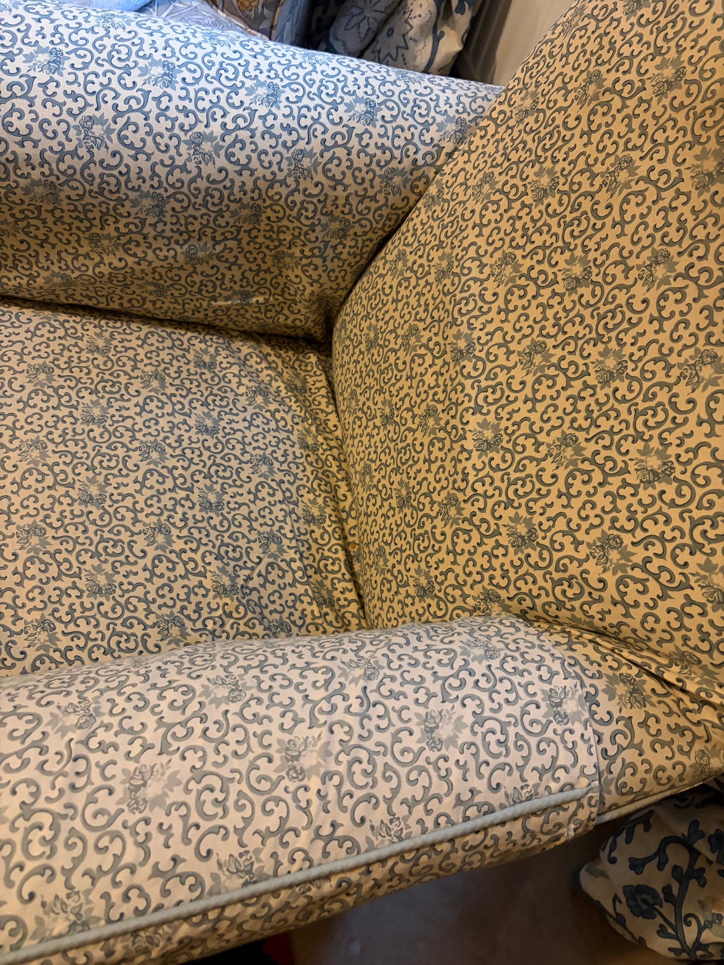ARM CHAIR