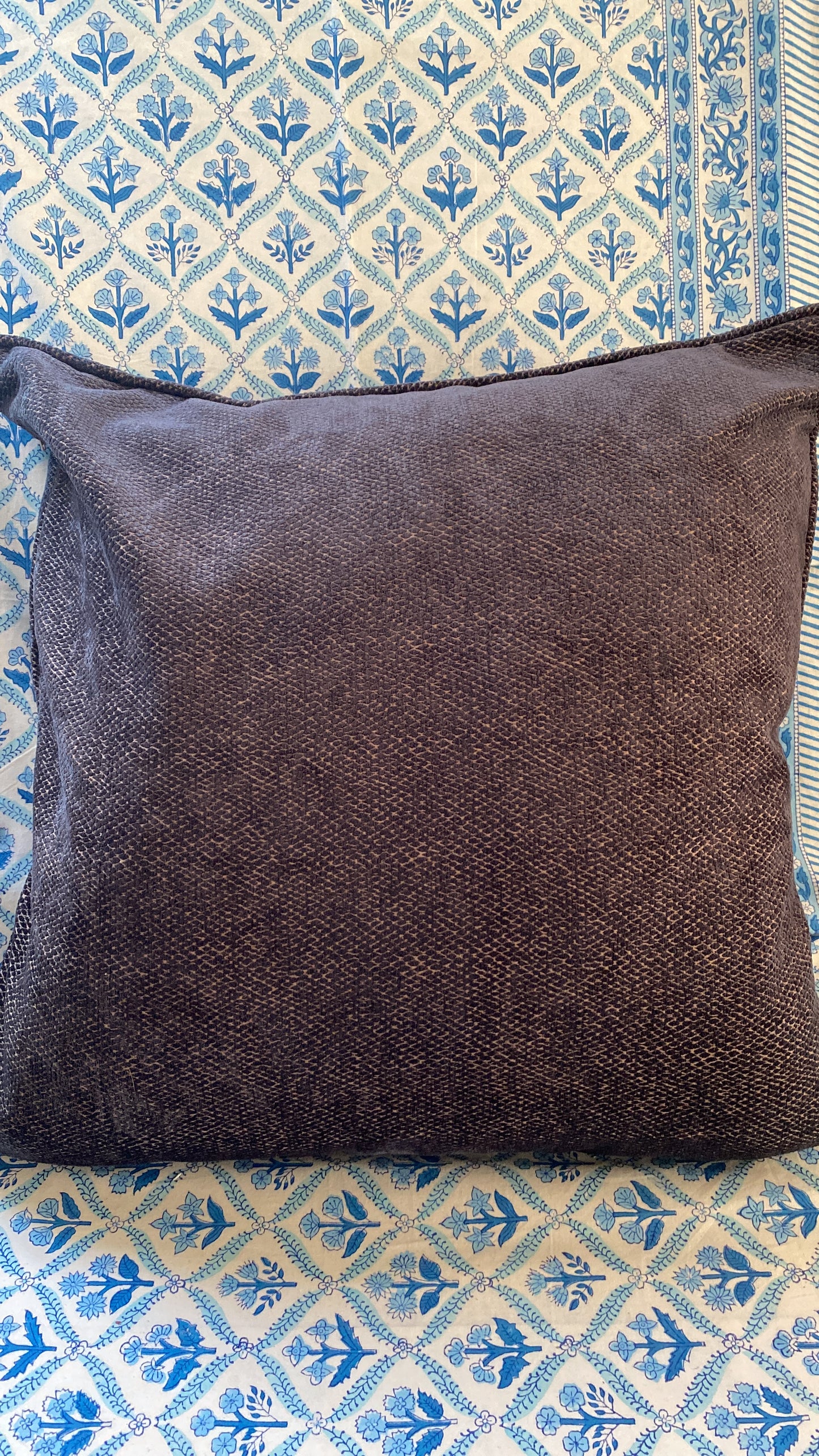THREE CUSHIONS