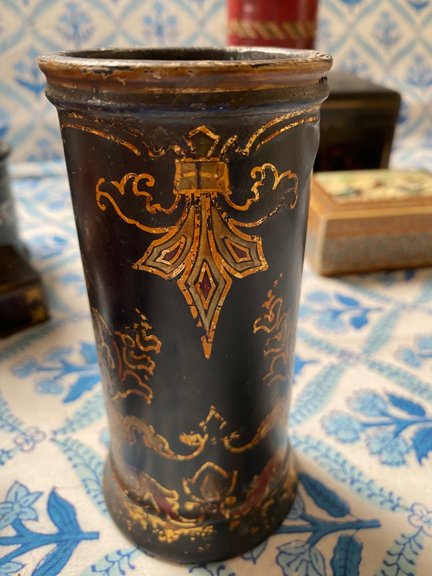 ANTIQUE BOXES