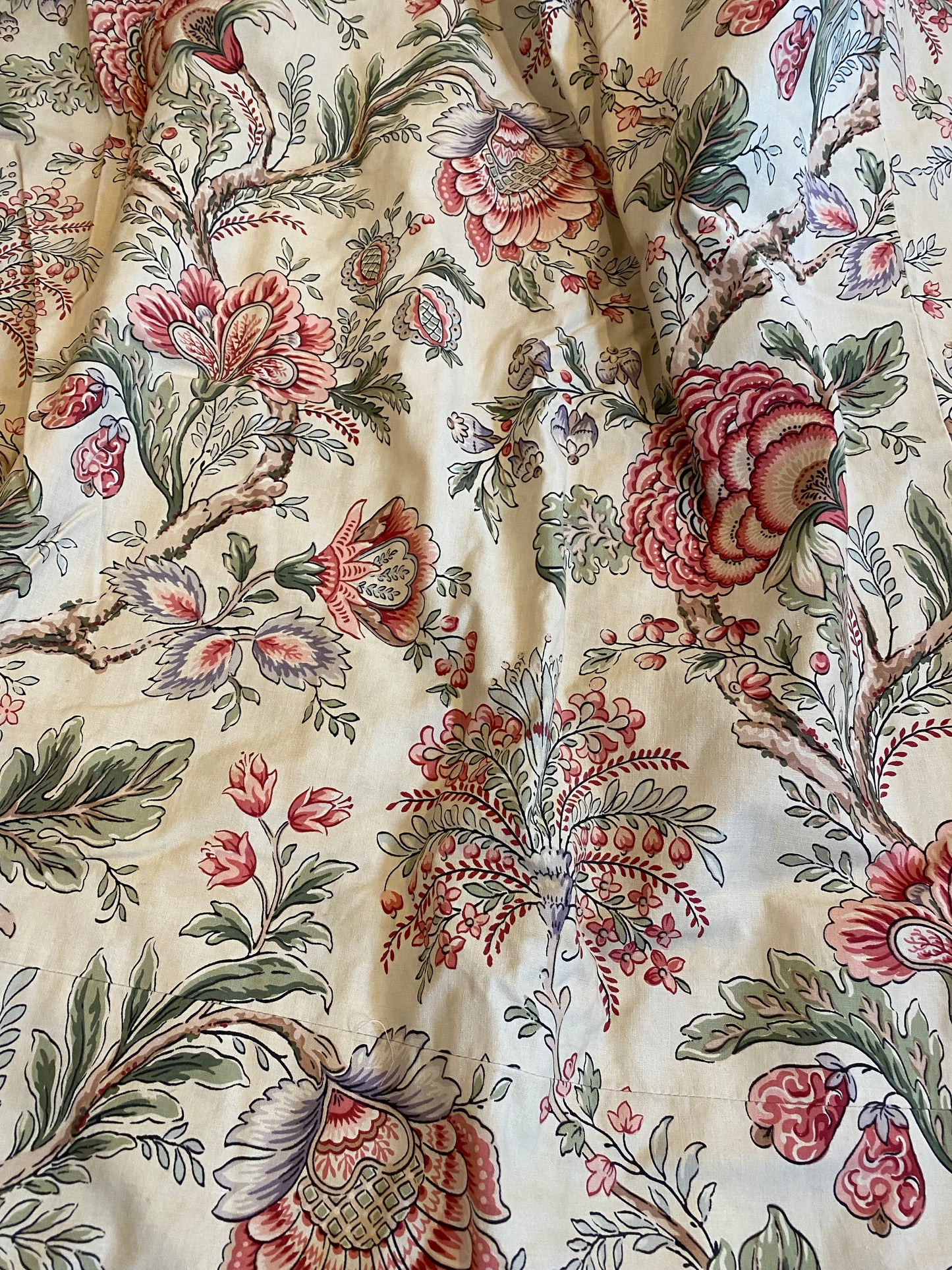BOUSSAC CURTAINS AND PELMET