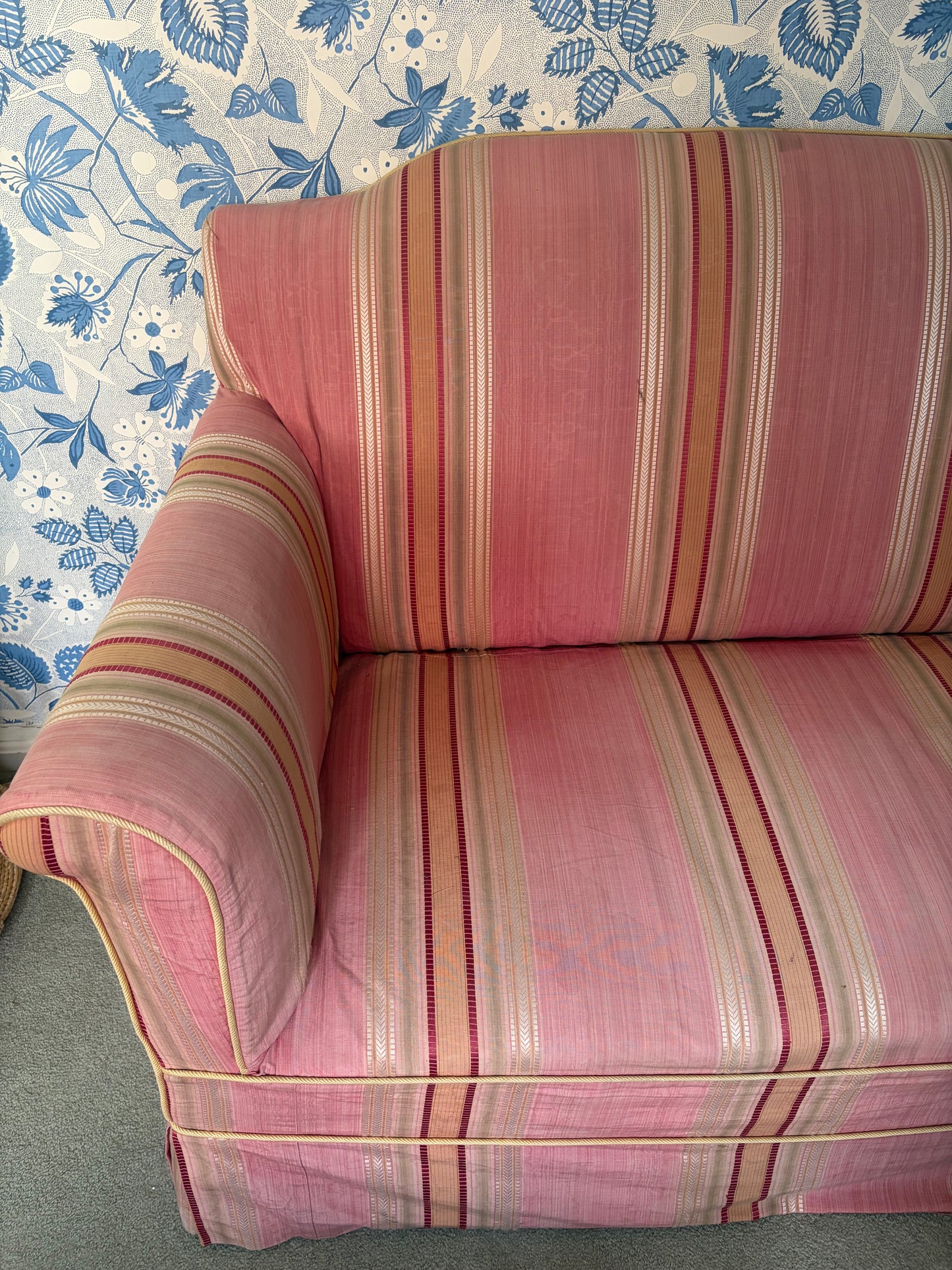VINTAGE SOFA