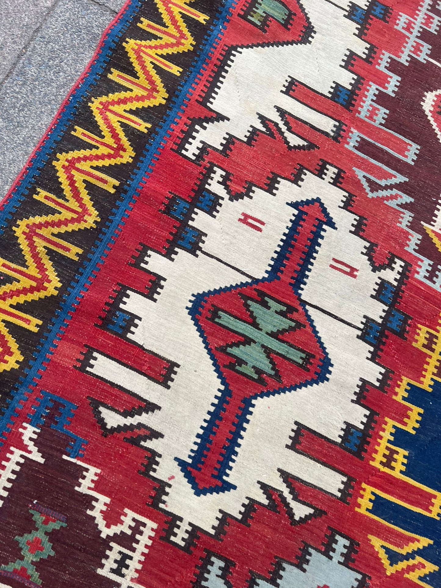 ANTIQUE KILIM