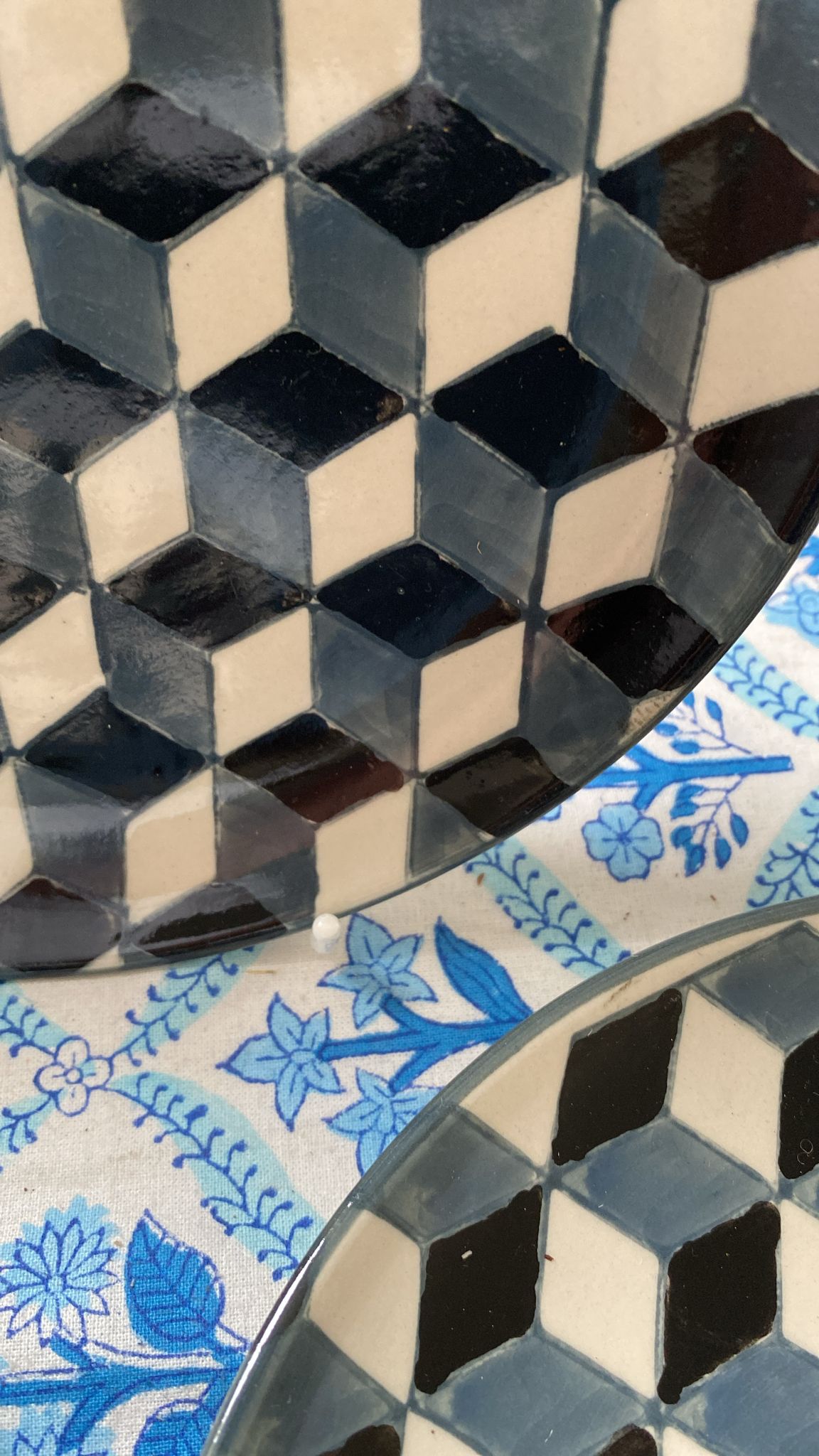 GEOMETRIC SIDE PLATES