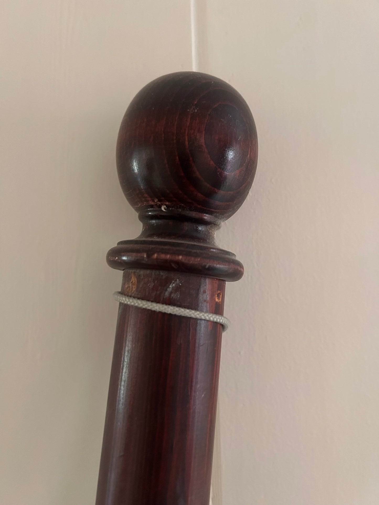 CURTAIN POLE