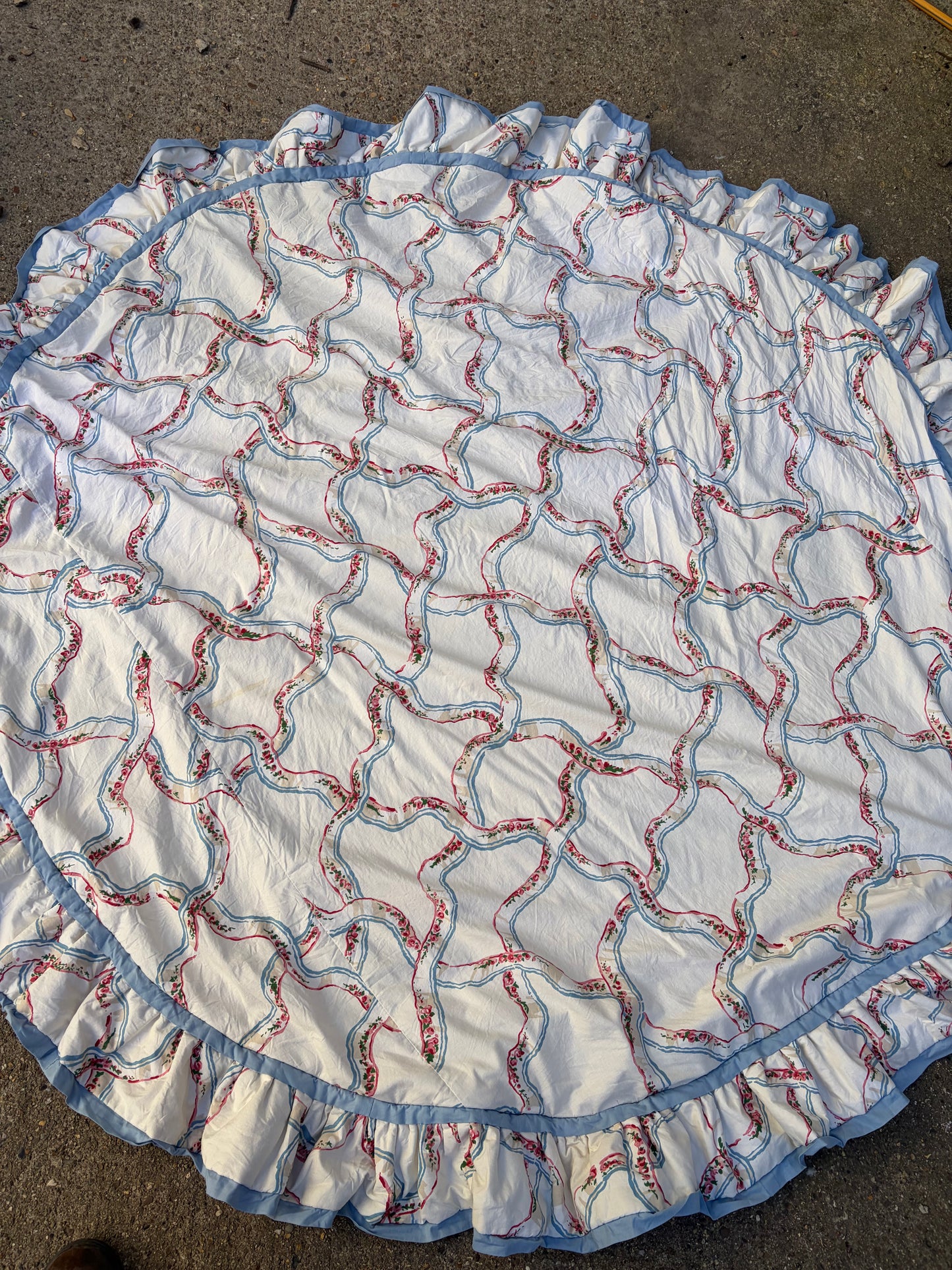 CIRCULAR CLOTH