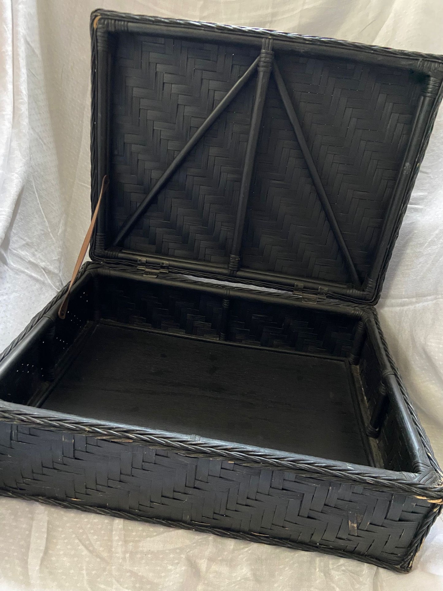 STORAGE BOX