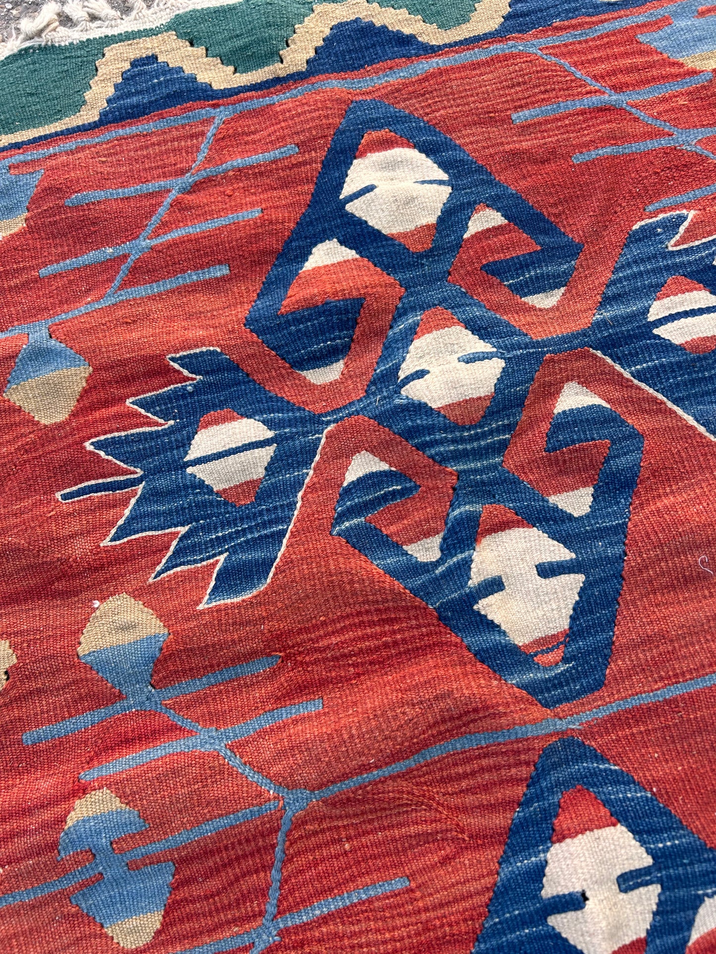 KILIM RUG