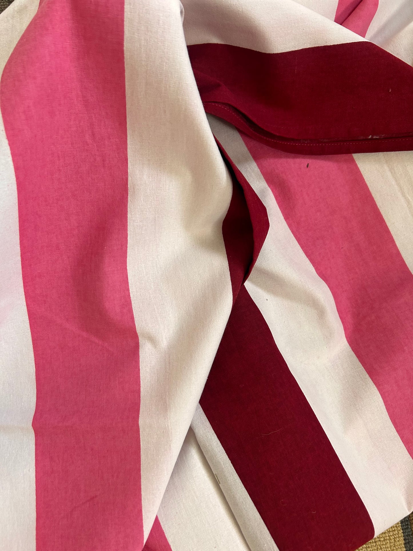TABLECLOTH PINK & RED