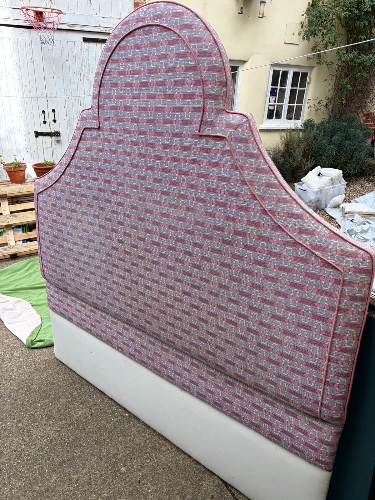 HEADBOARD