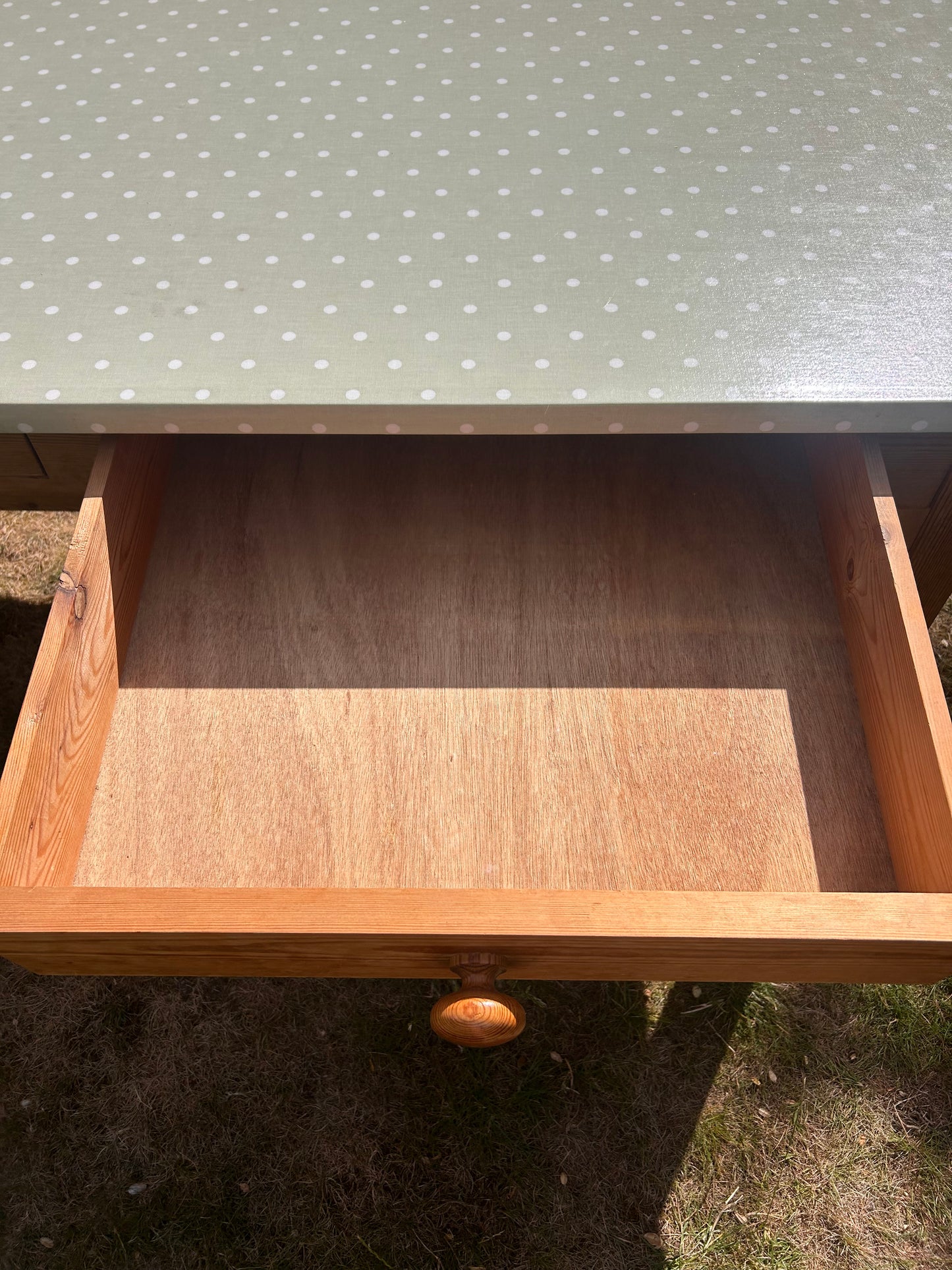 PERFECT KITCHEN TABLE