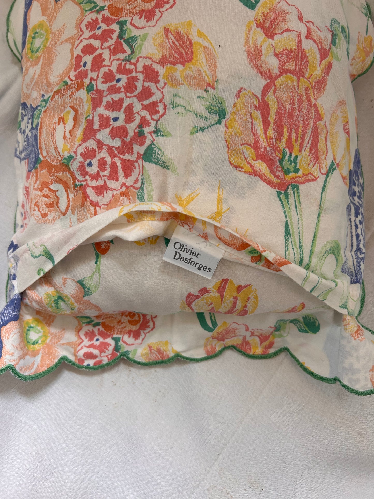CUSHION