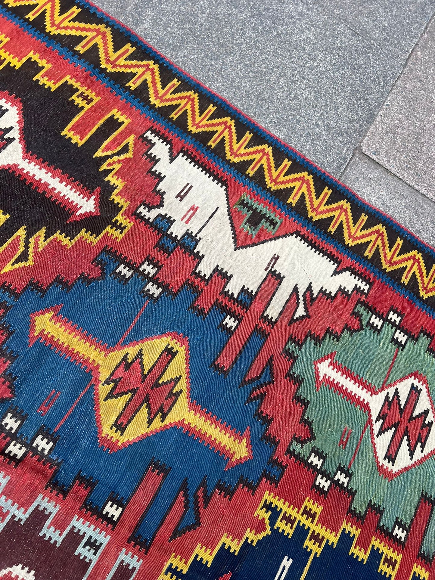 ANTIQUE KILIM