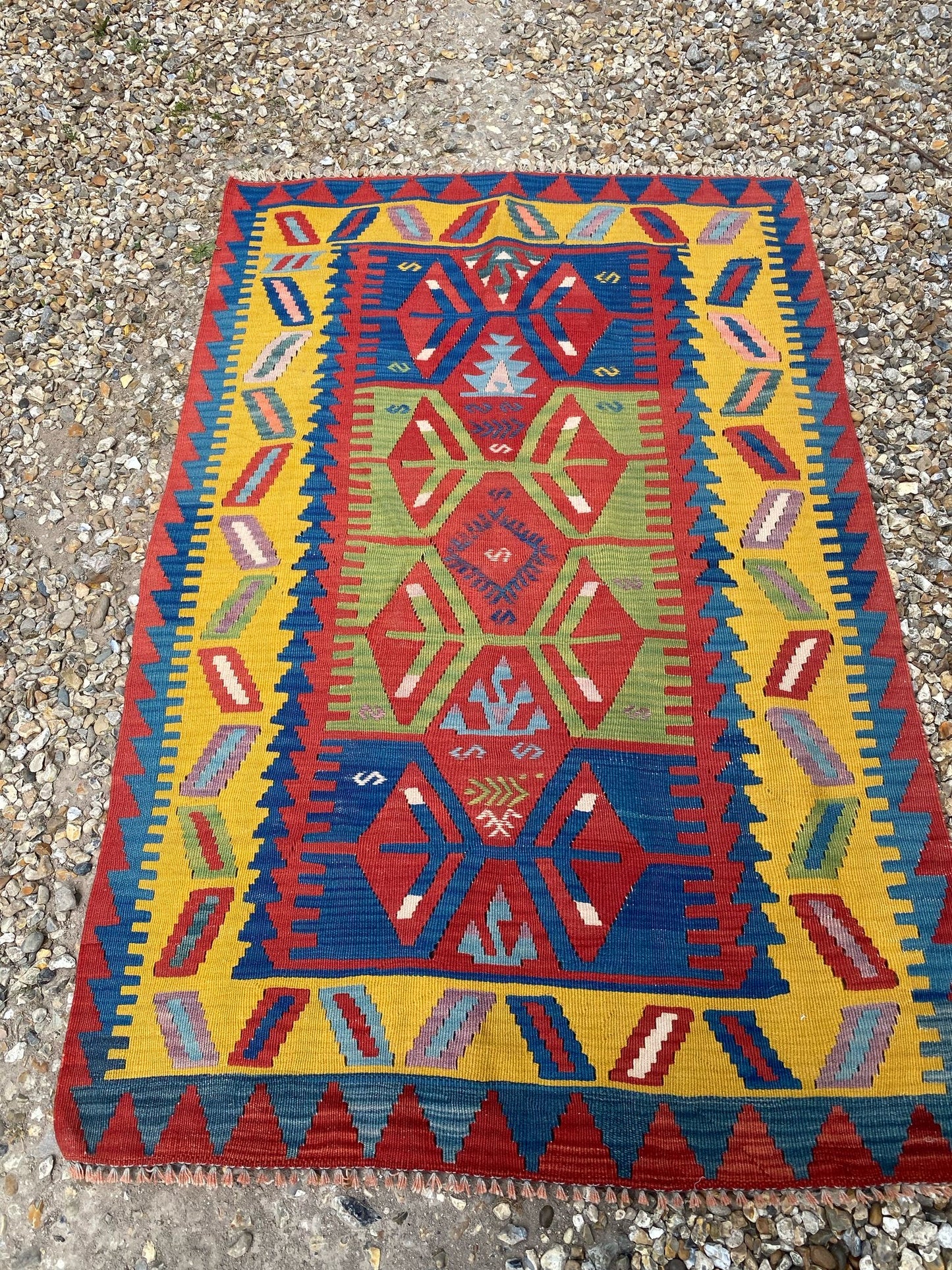 KILIM YELLOW BOARDER