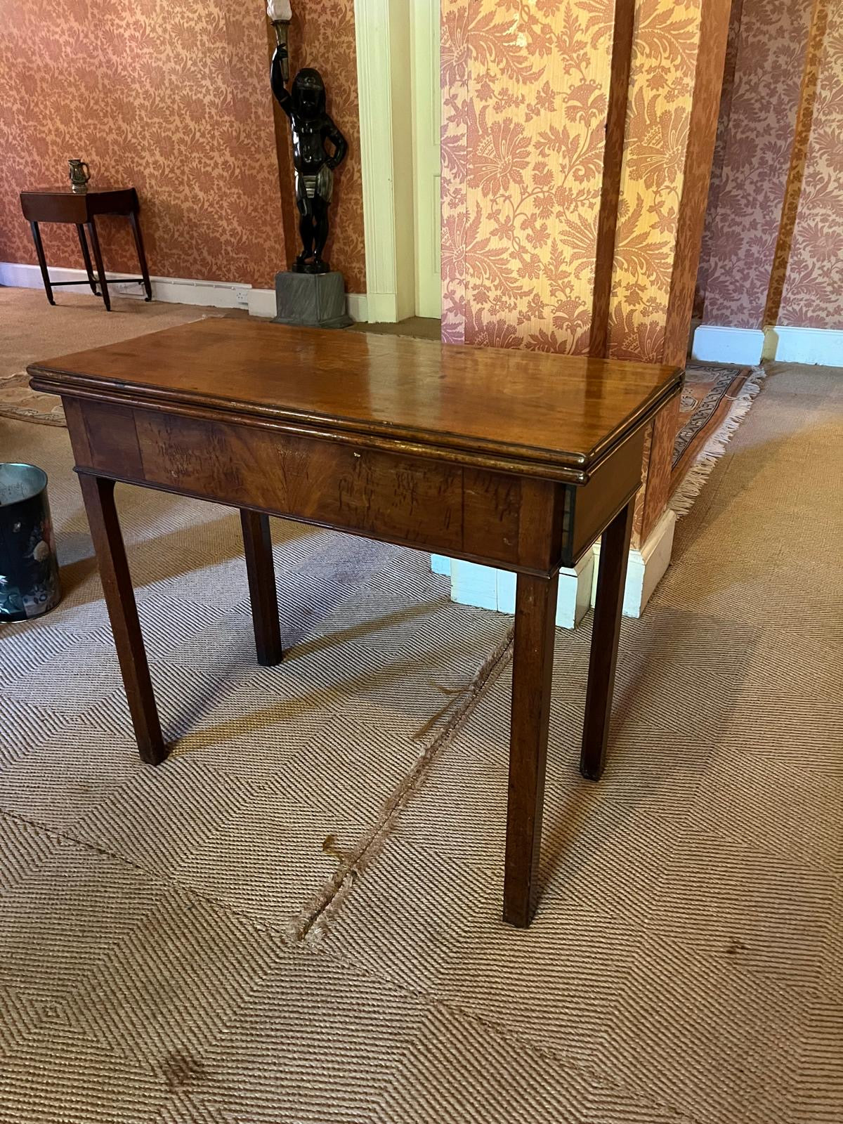 ANTIQUE TABLE