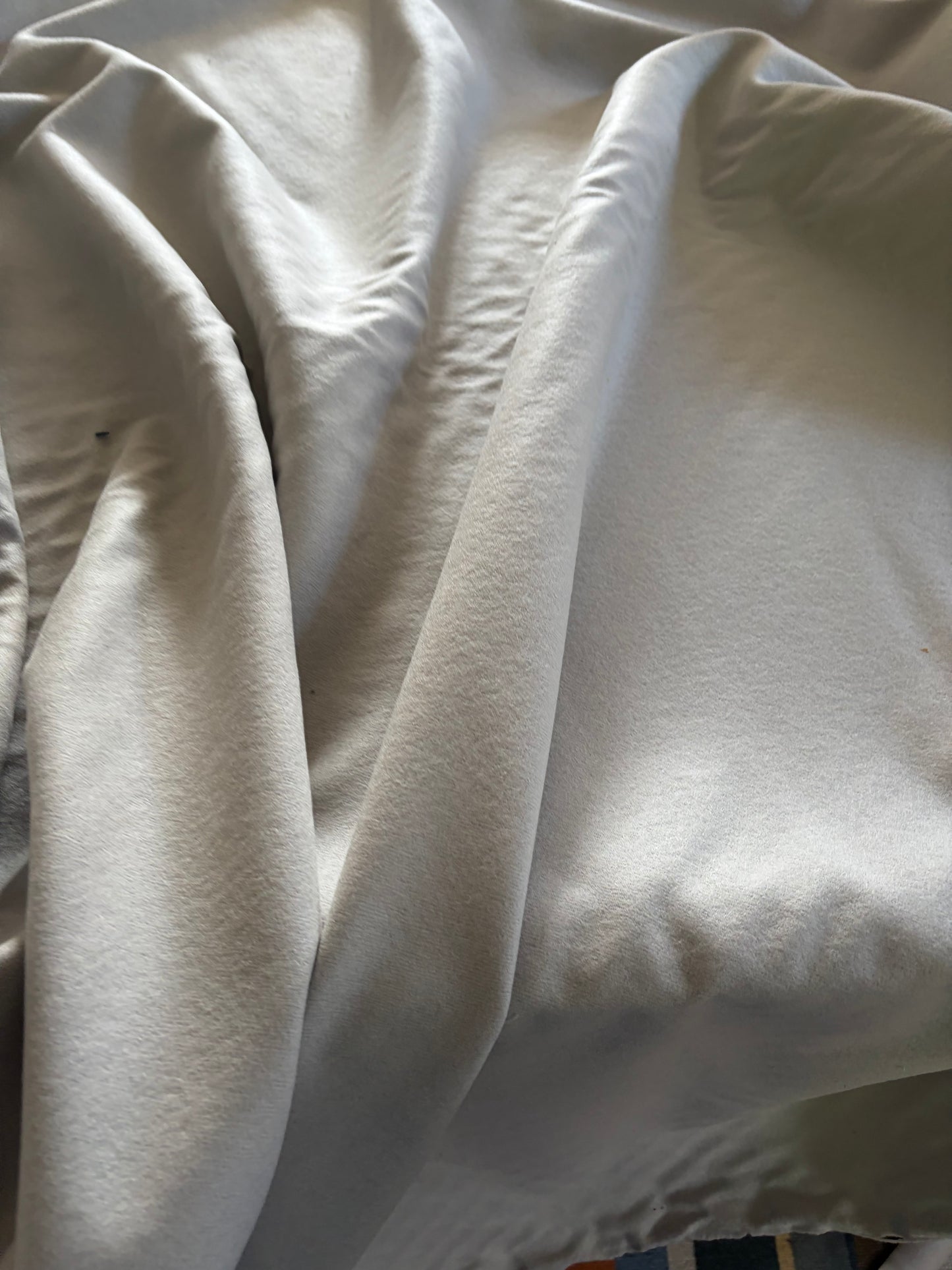 100% WOOL MATERIAL