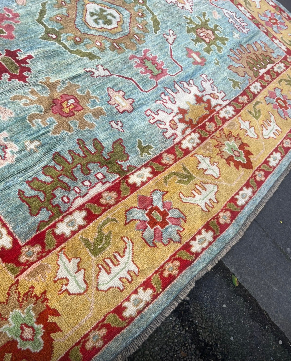 KNOTTED WOOL RUG