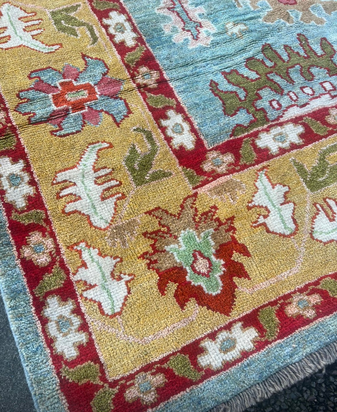 KNOTTED WOOL RUG
