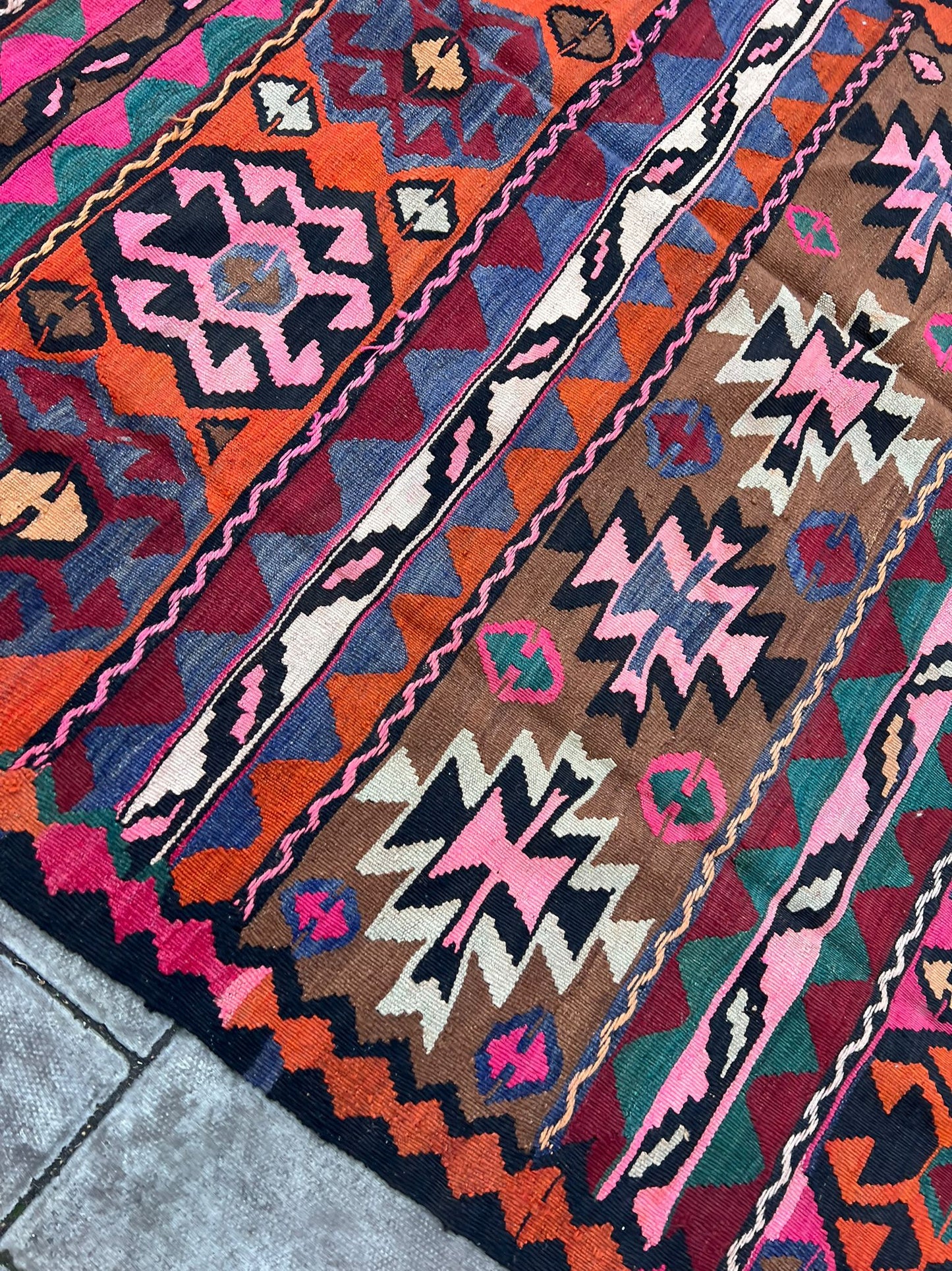 KILIM RUG