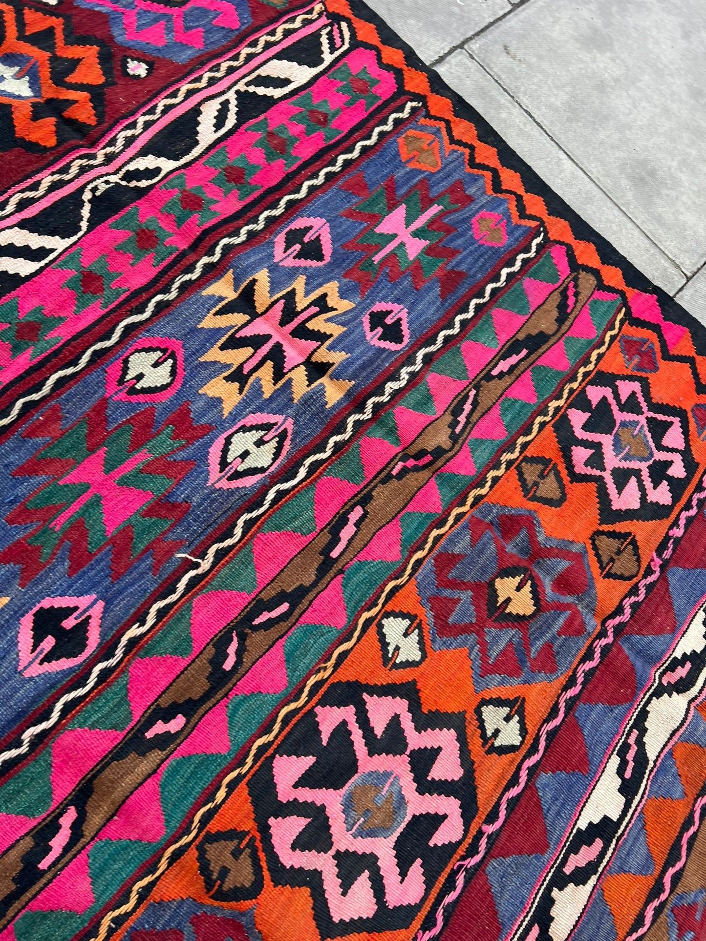 KILIM RUG