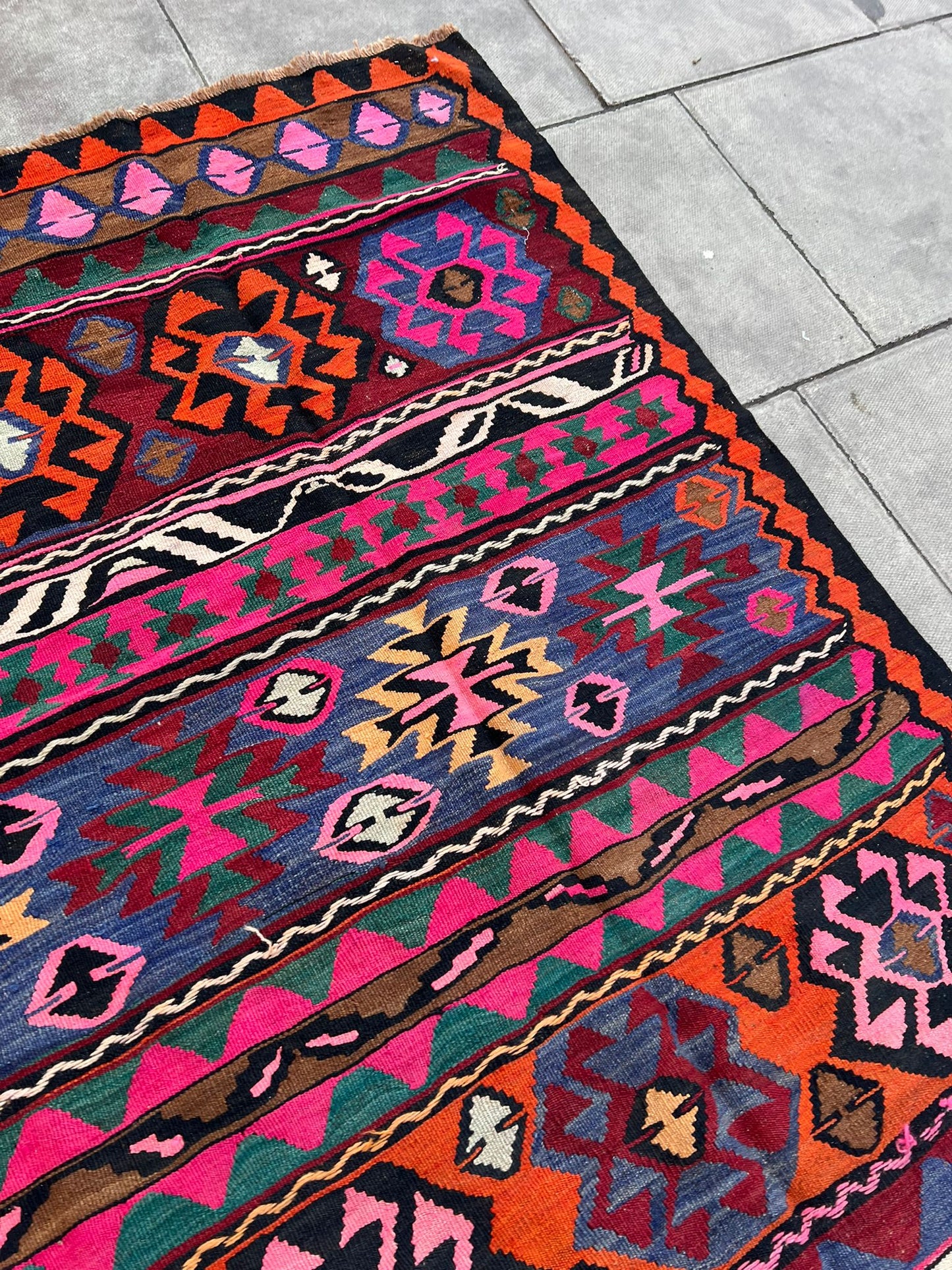 KILIM RUG