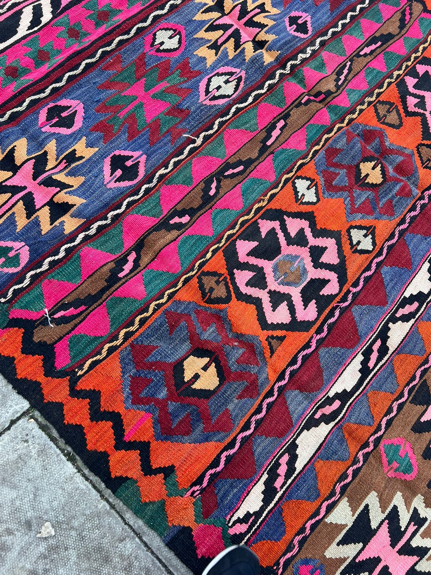 KILIM RUG