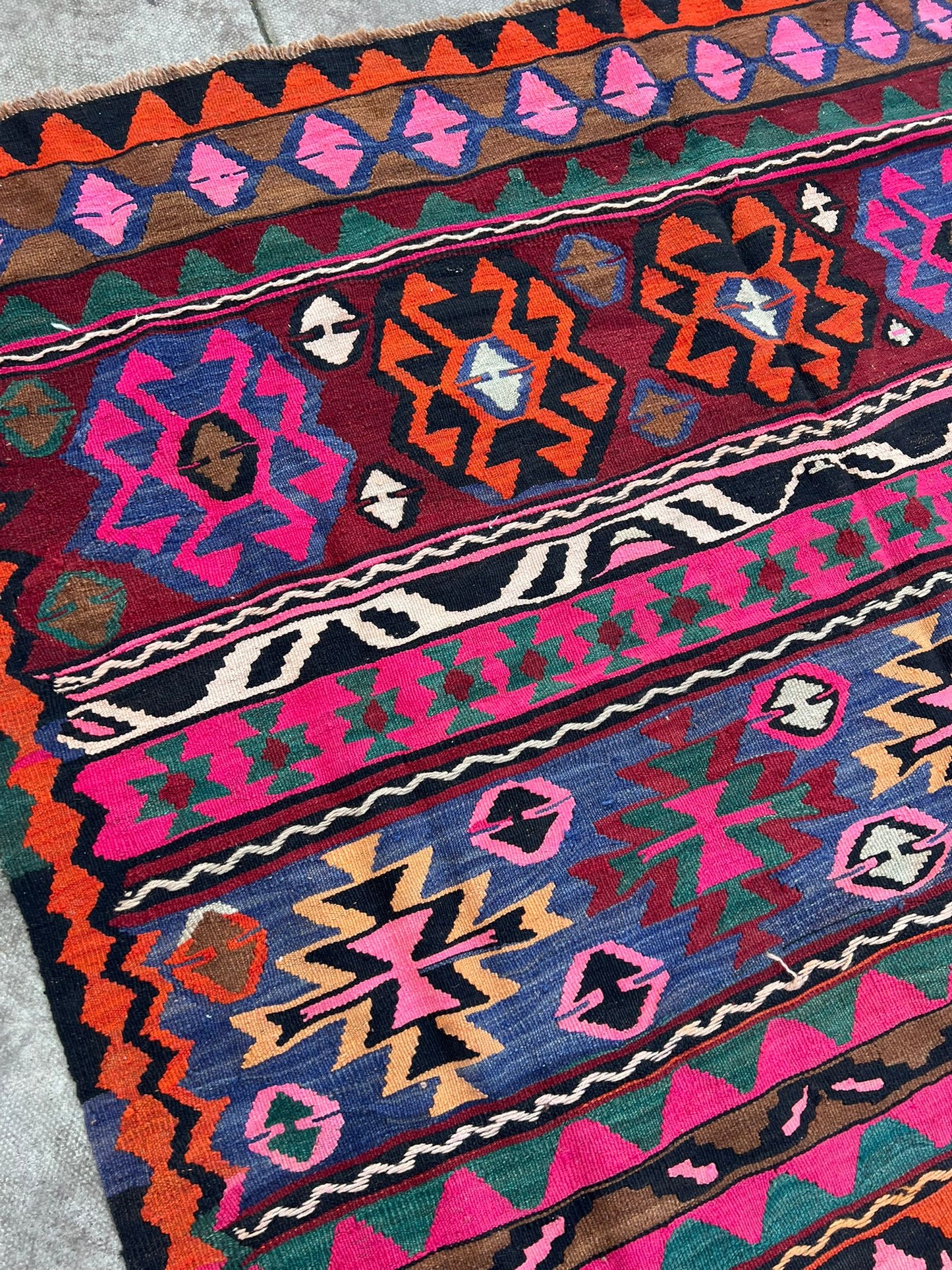 KILIM RUG
