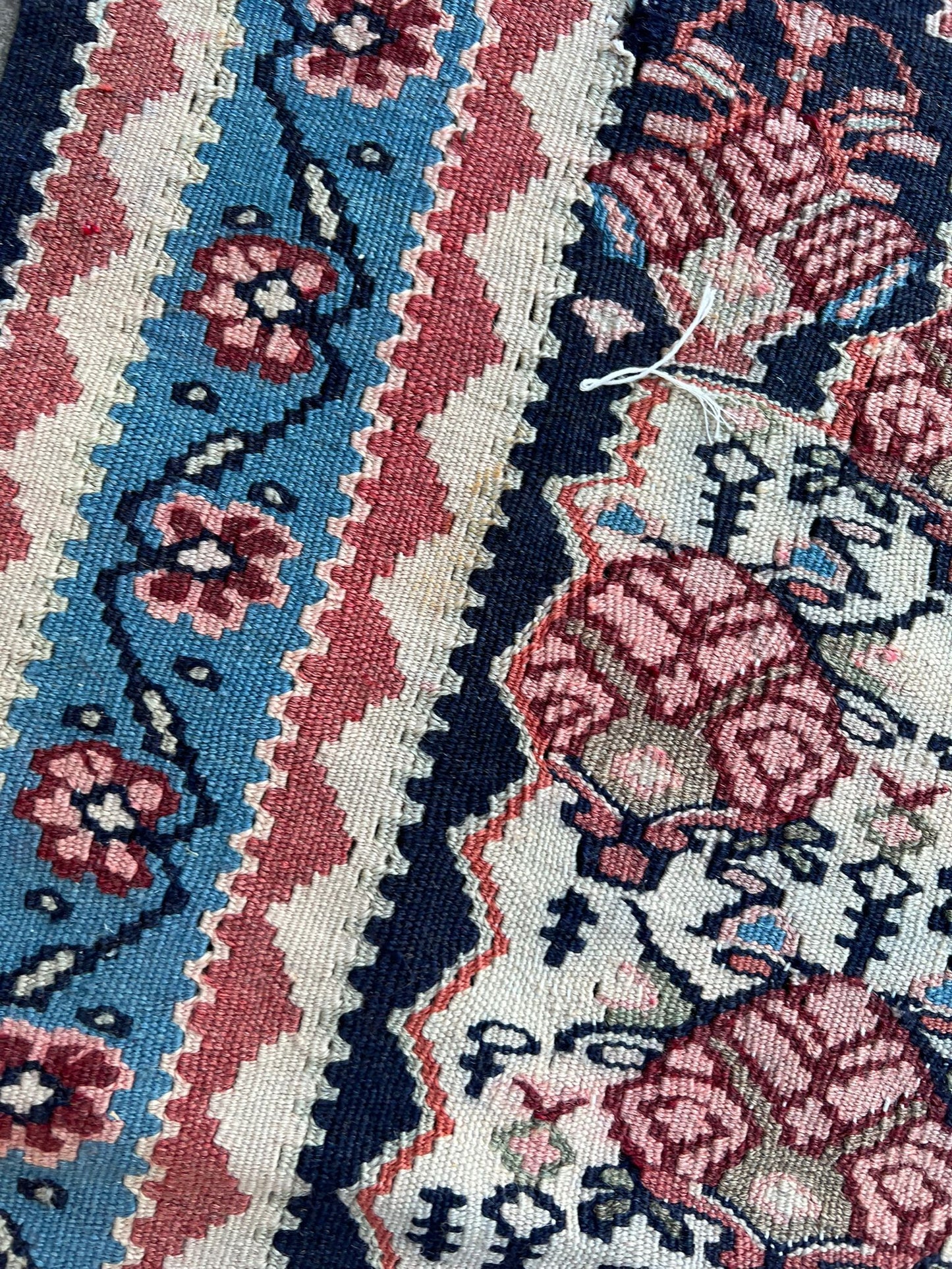 KILIM RUG