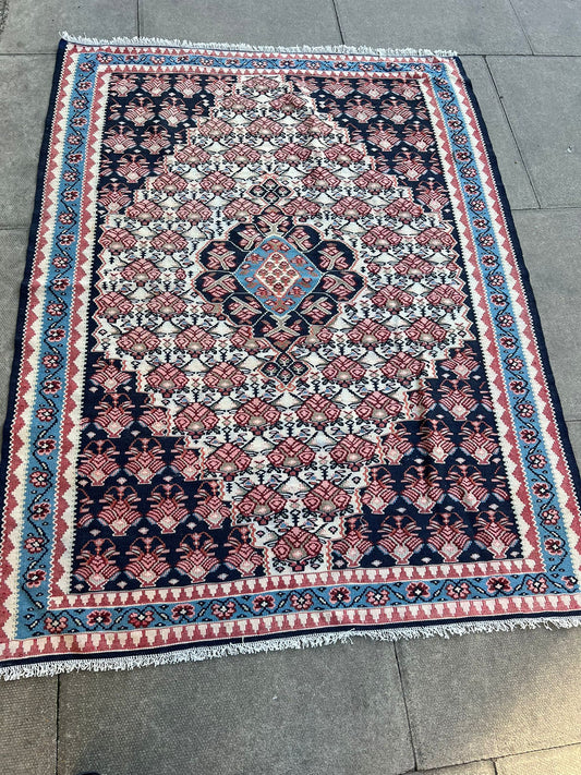 KILIM RUG