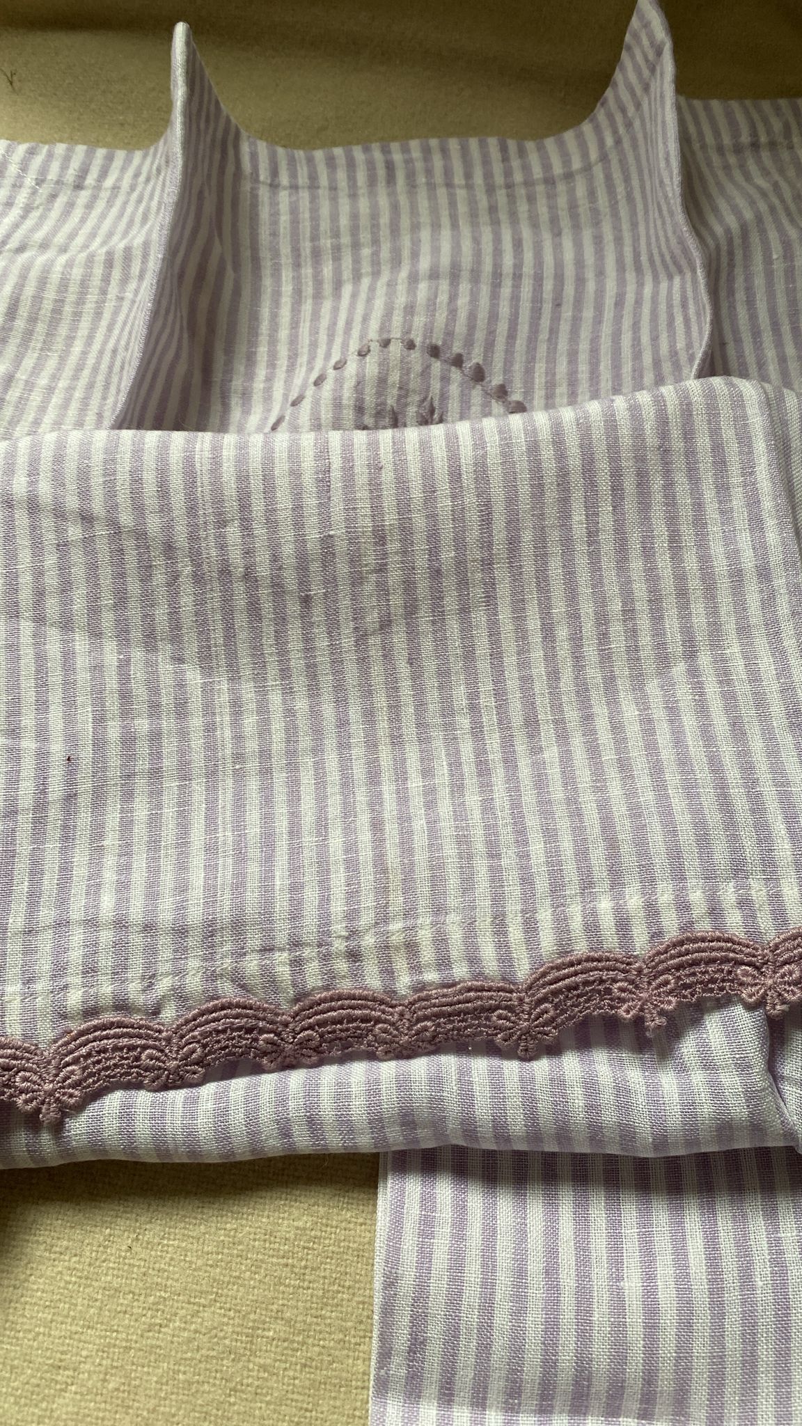PAIR HAND TOWELS